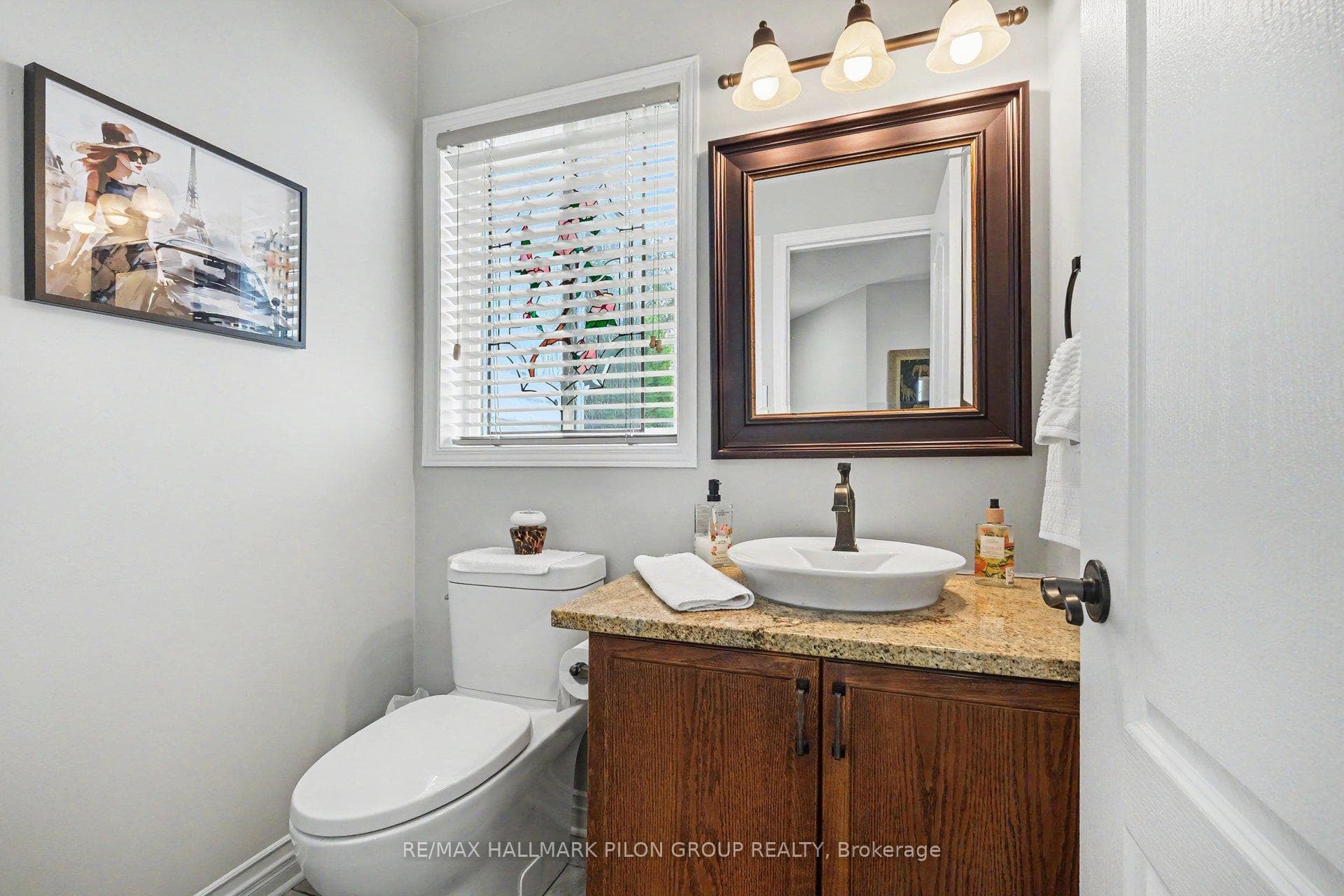 1466 Shawinigan Street photo 11