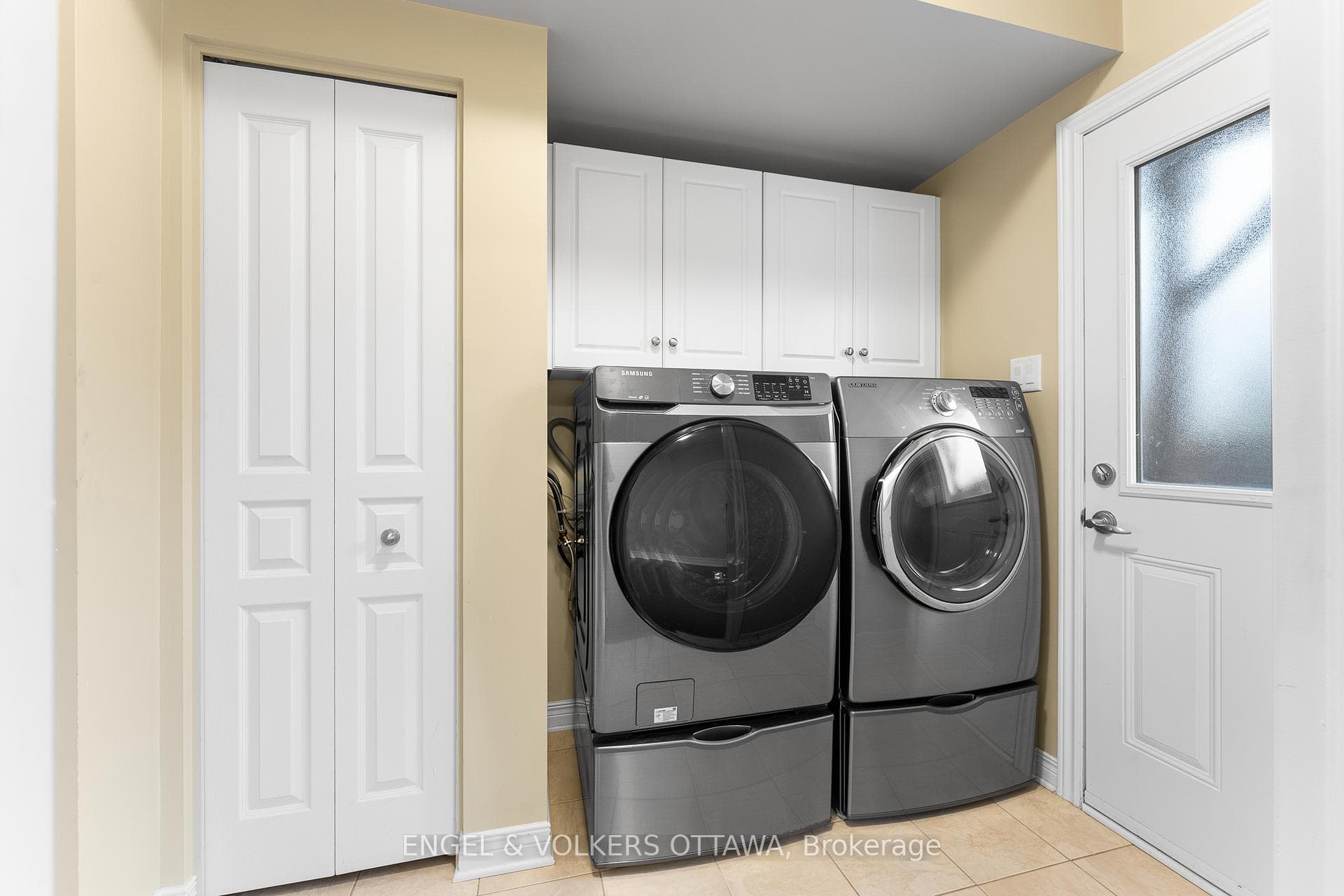 212 Accolade Private photo 9