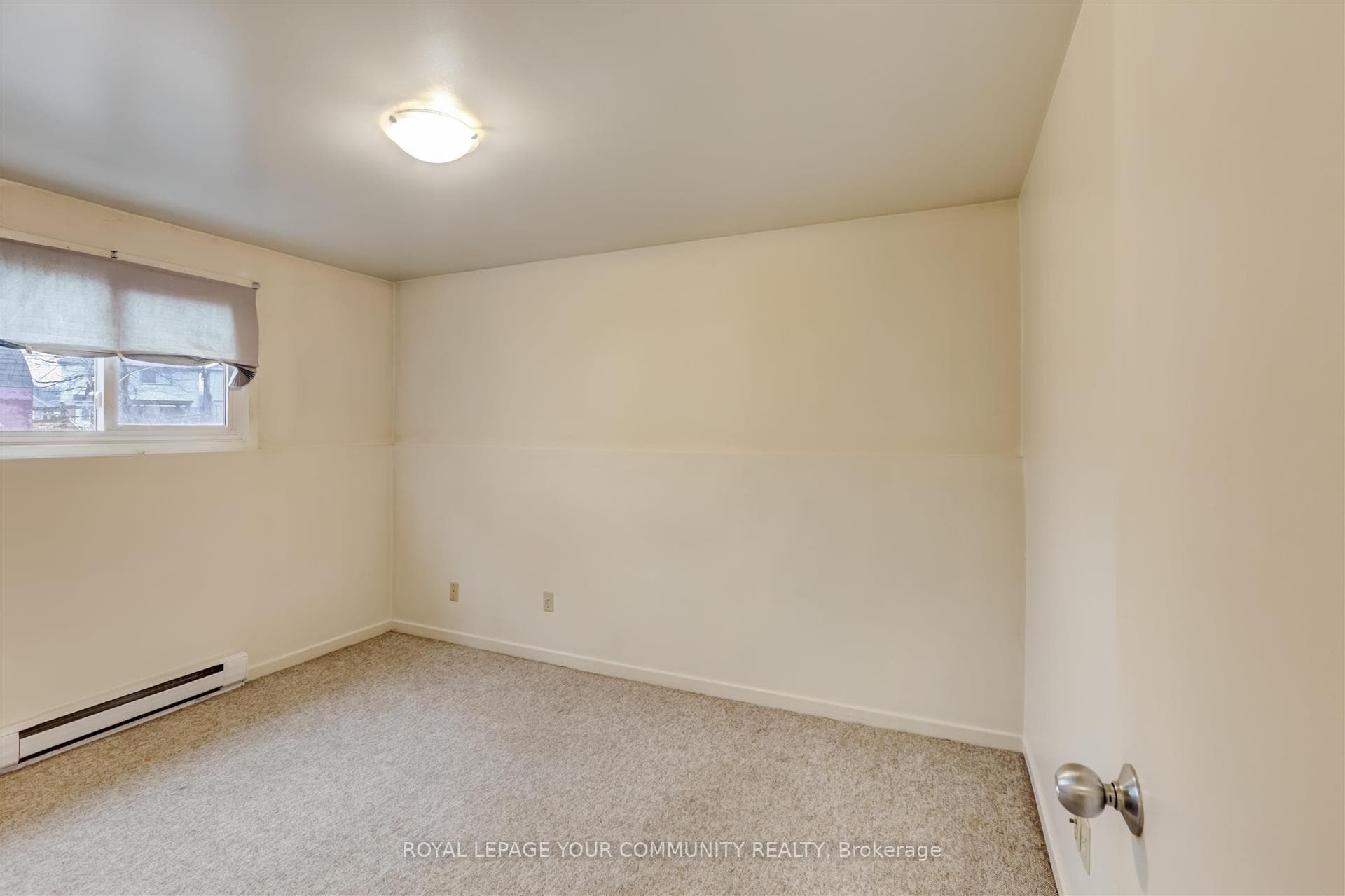 386 Essa Road photo 9