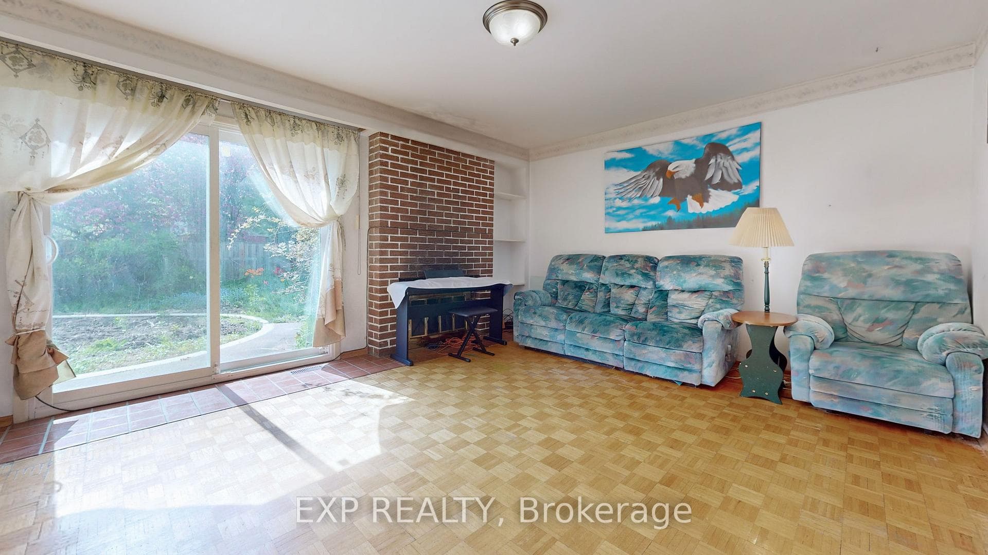 32 Amanda Drive photo 4