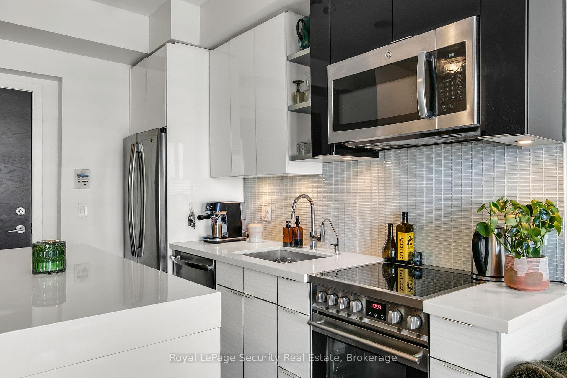 33 Shore Breeze Drive Unit 3206 photo 7