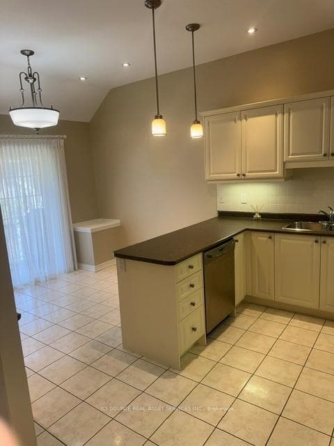 19 Leland Lane photo 3