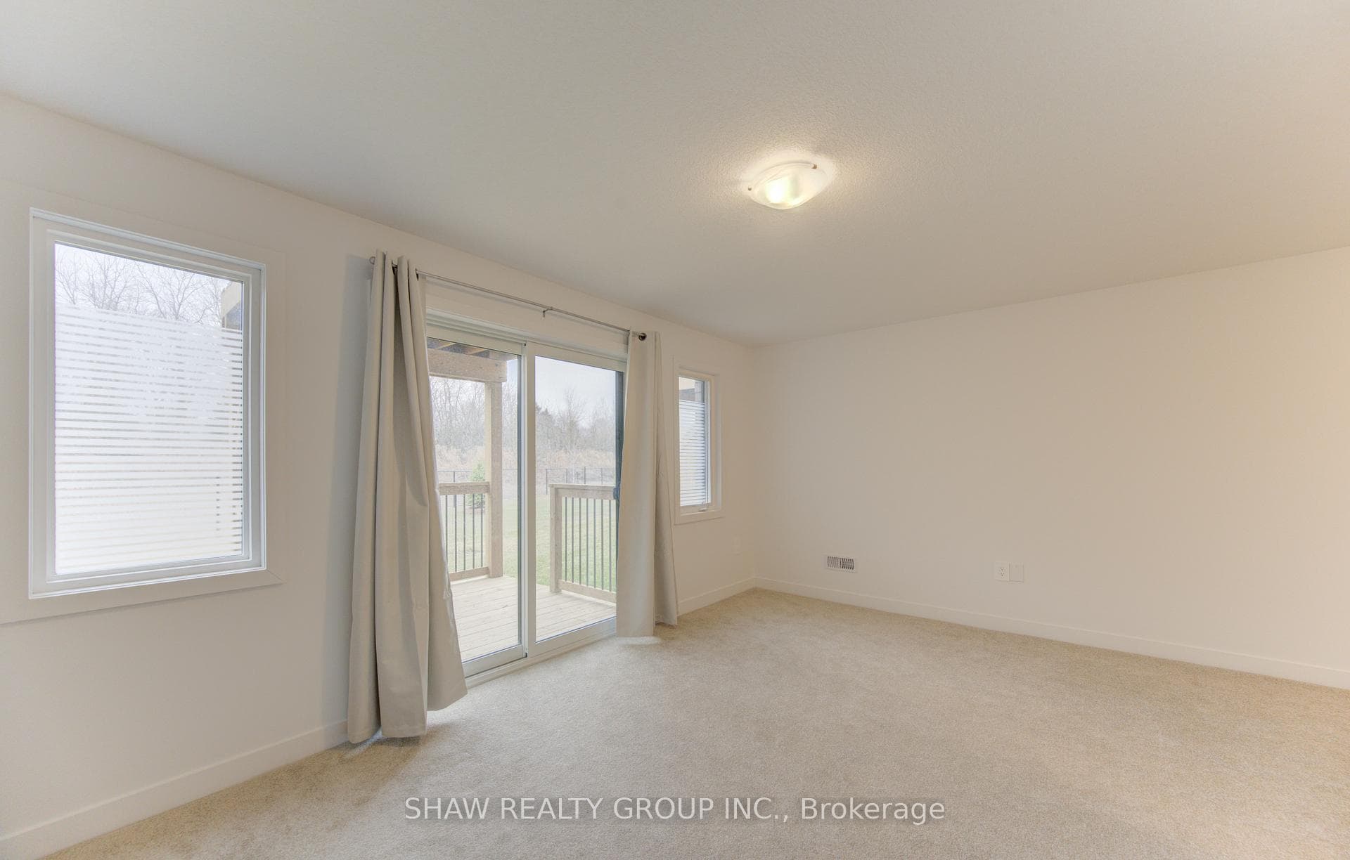 29 Oak Forest Common photo 29
