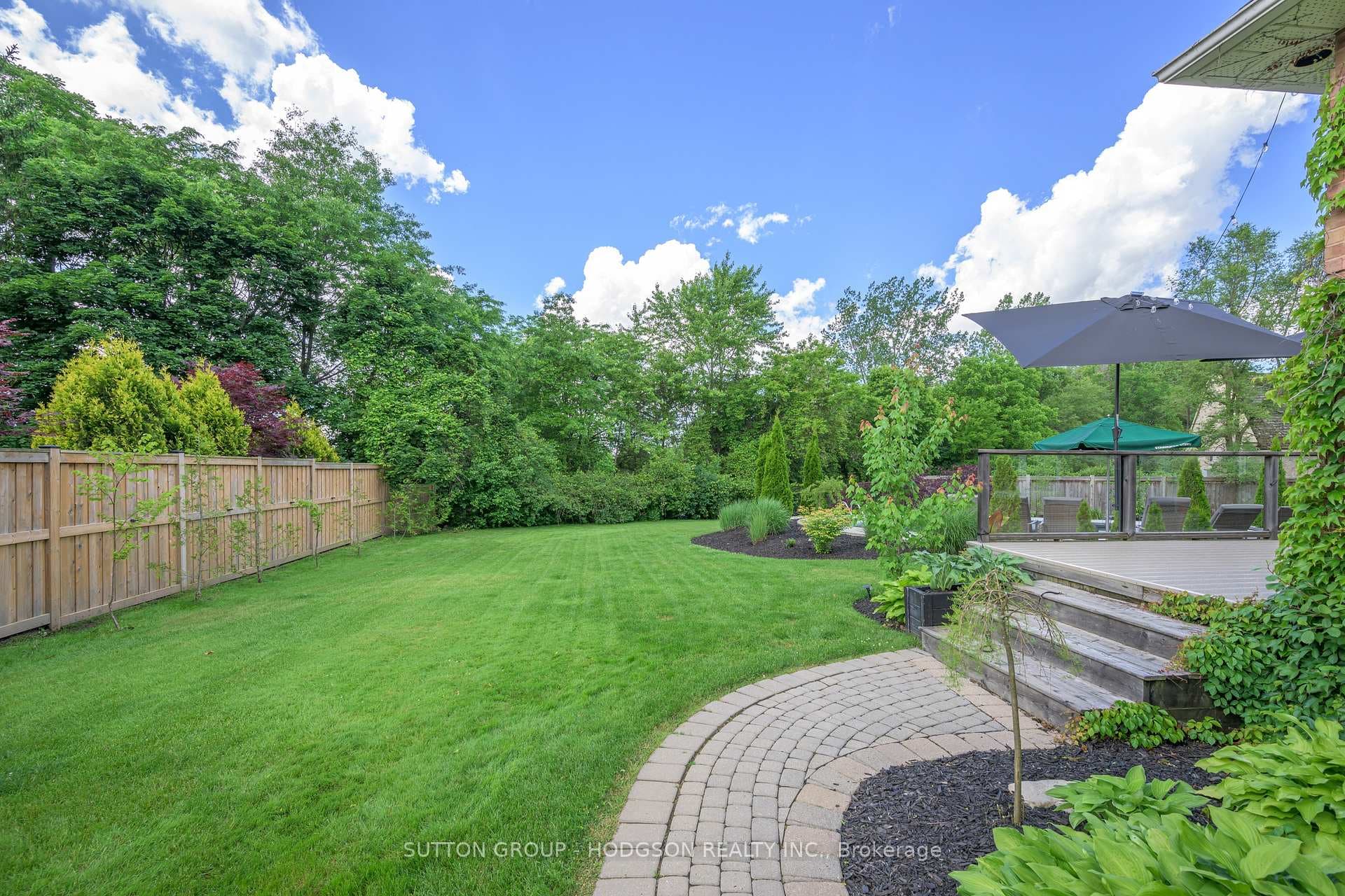 106 Fitzwilliam Boulevard photo 34