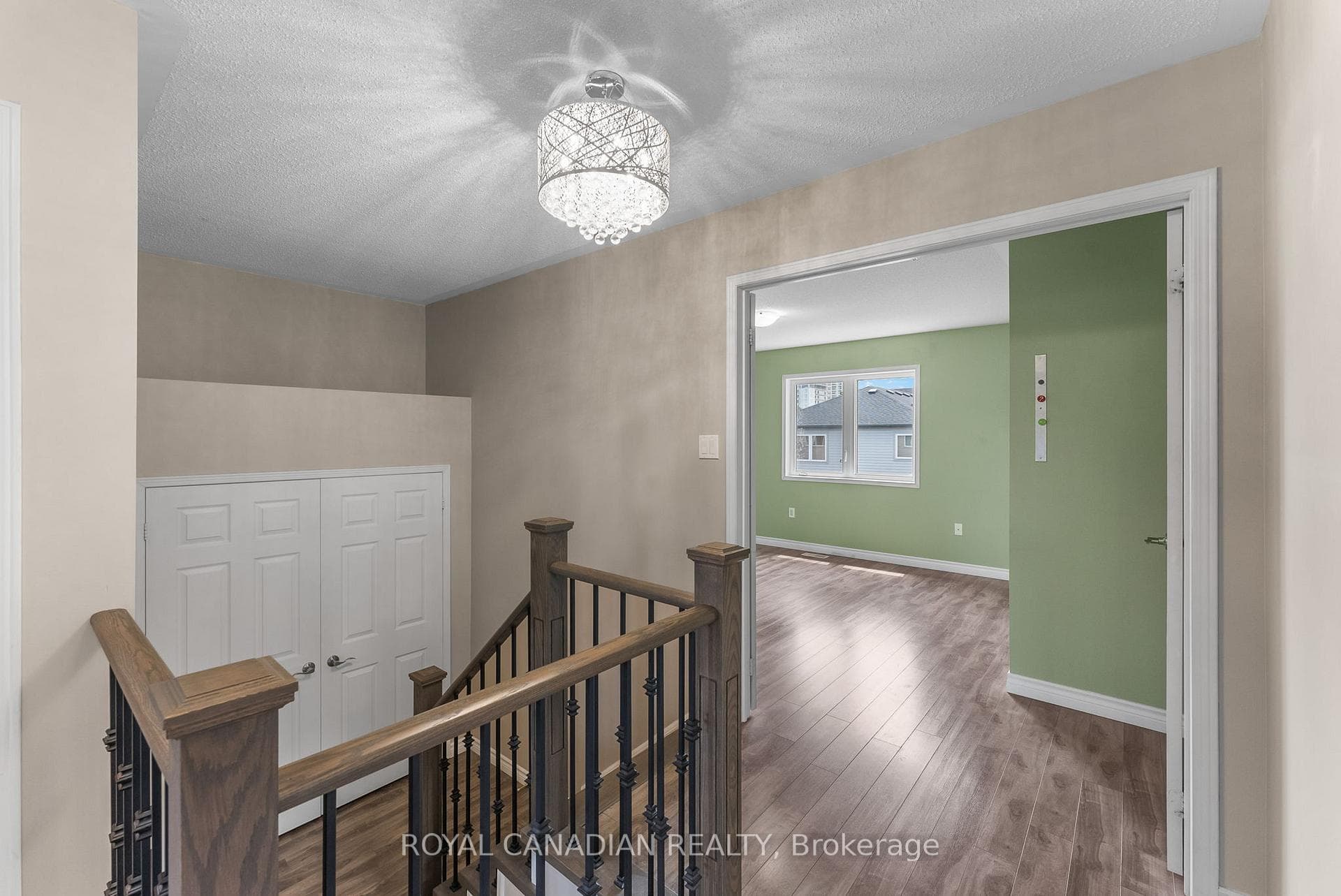 74 Donlevy Crescent photo 13