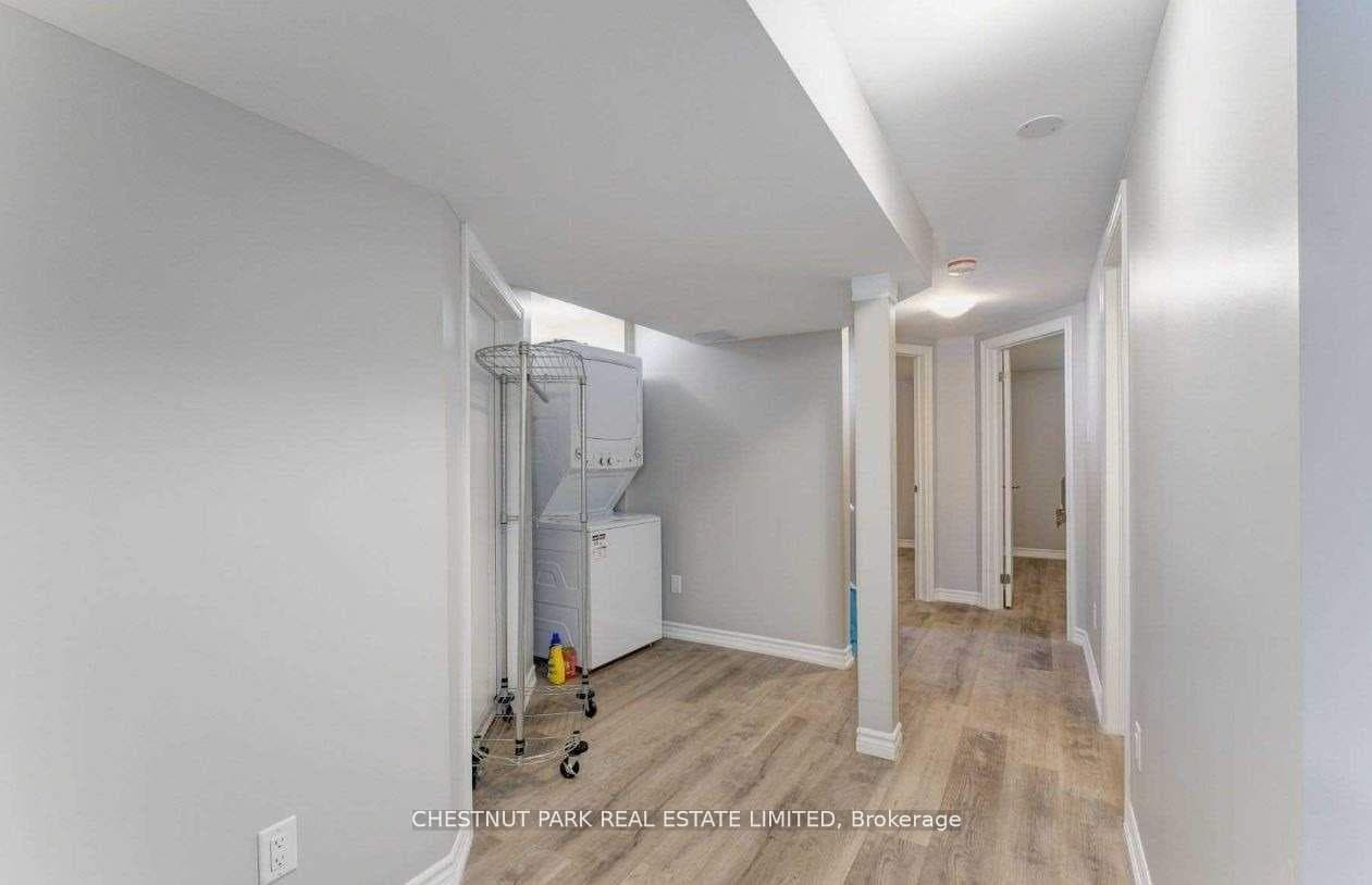 110 Livingstone Avenue Unit Lower photo 8