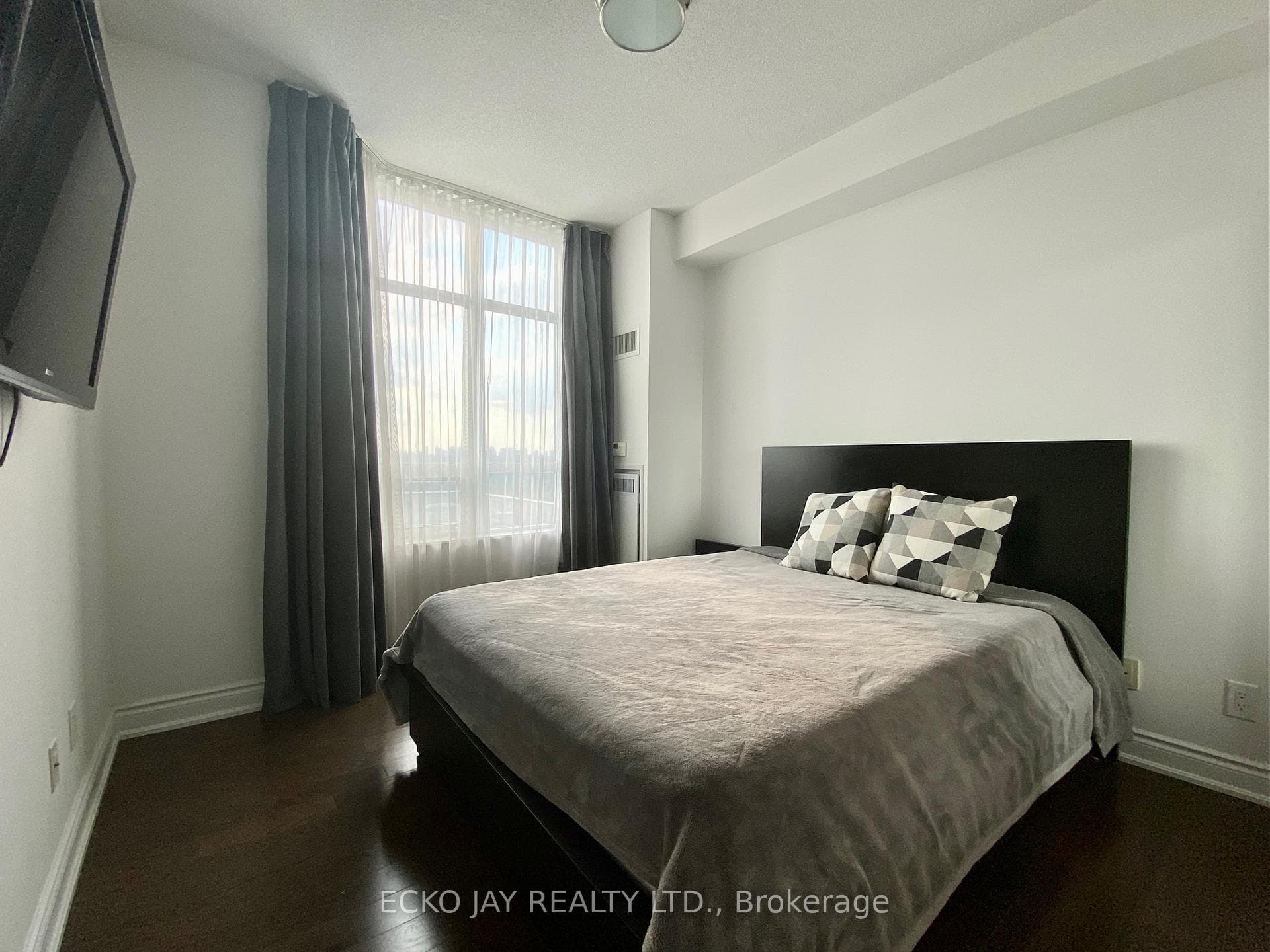 Large window in 2nd bedroom