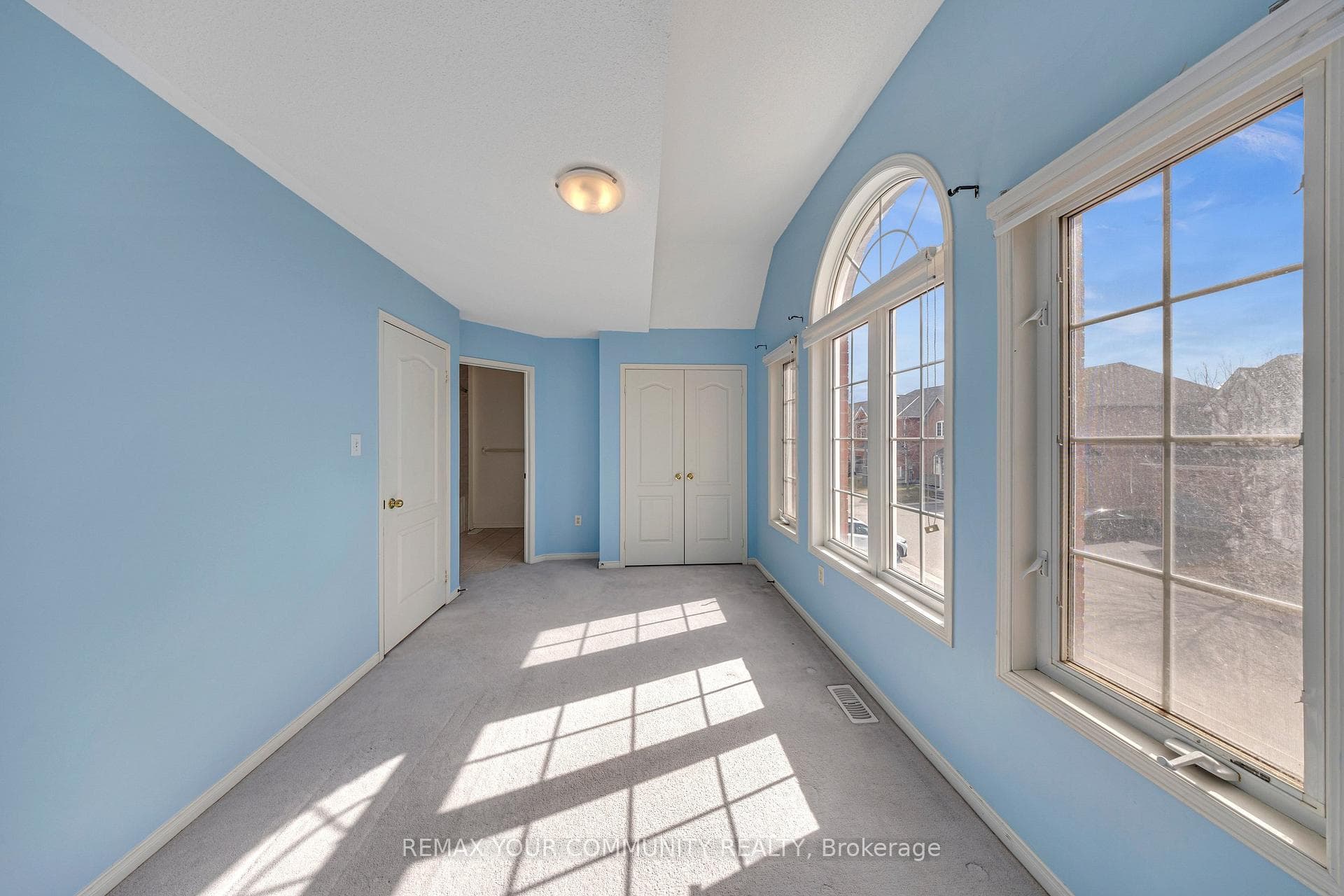 12 Warburton Drive photo 36