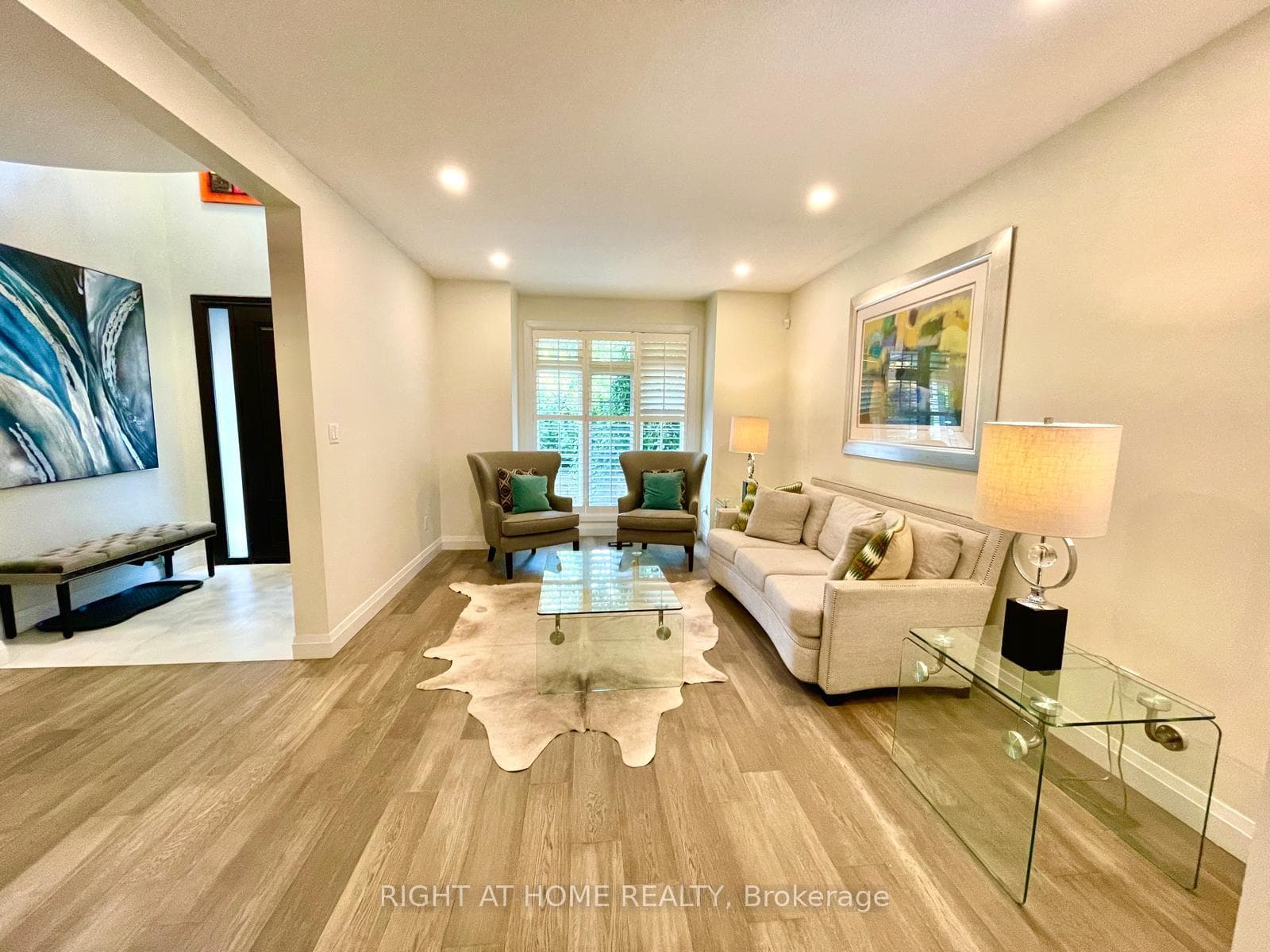 Entrance Foyer with Formal Lv