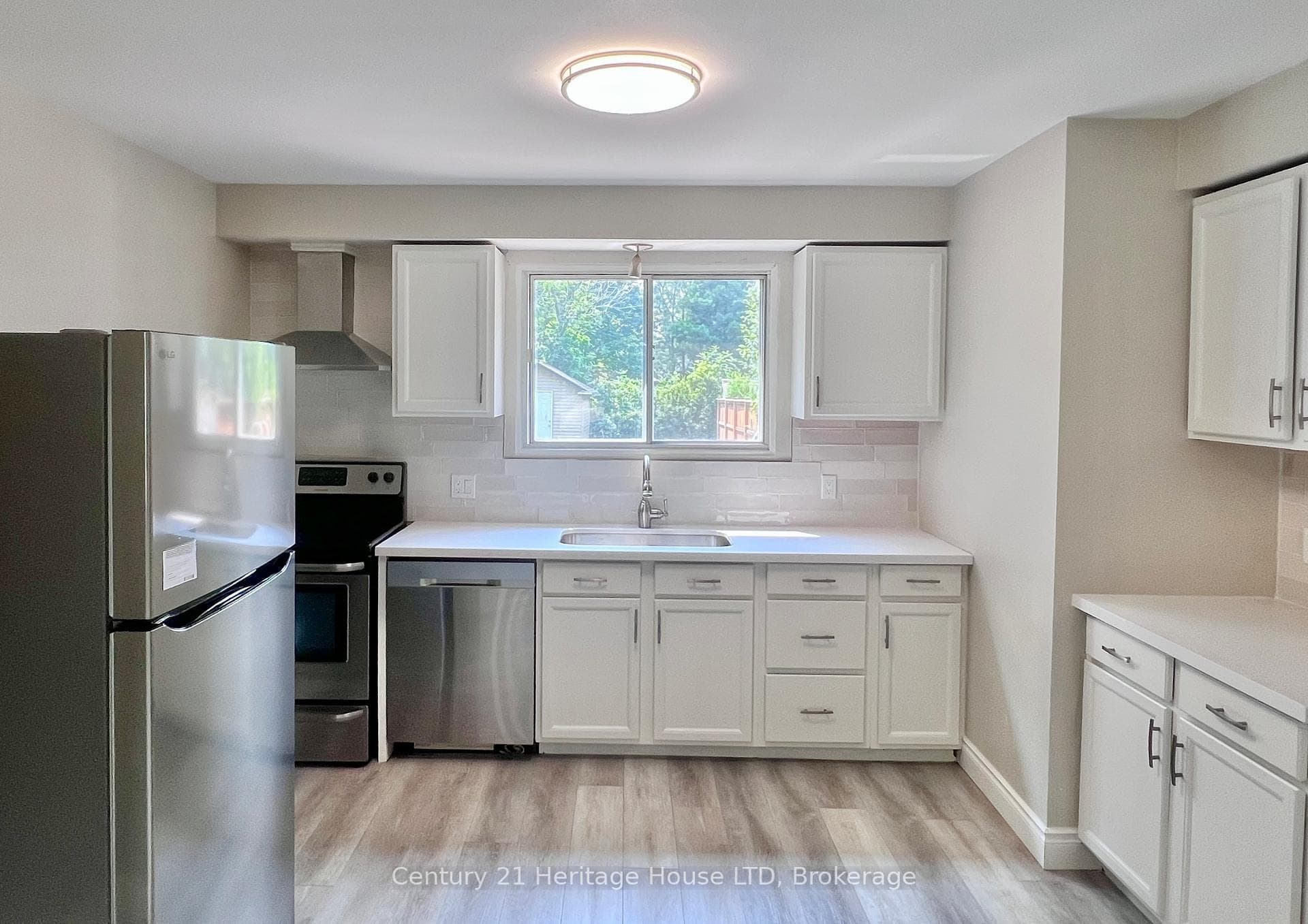 Updated Kitchen! Quartz Counters!