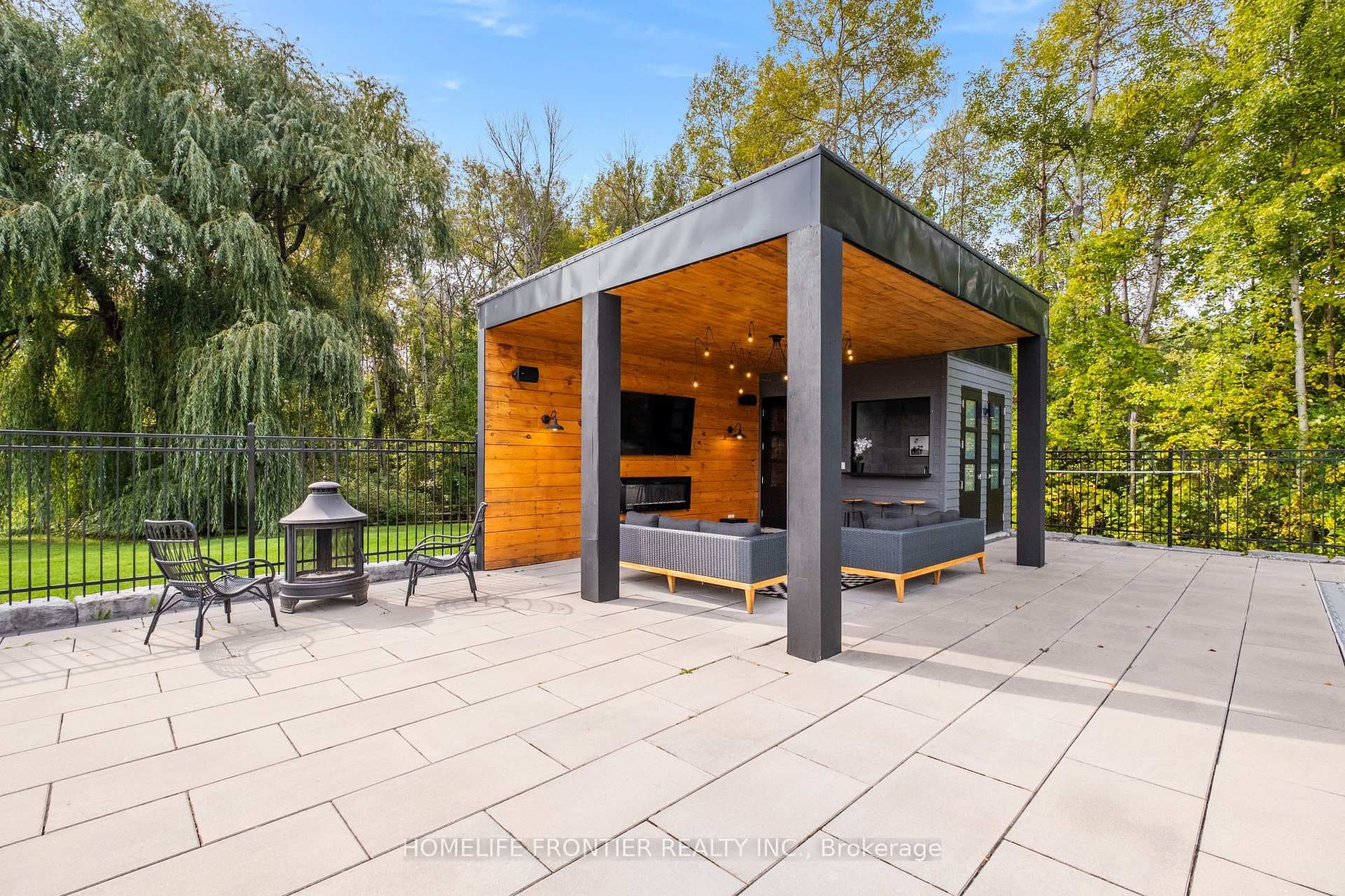 Pool House With Bar And Washroom
