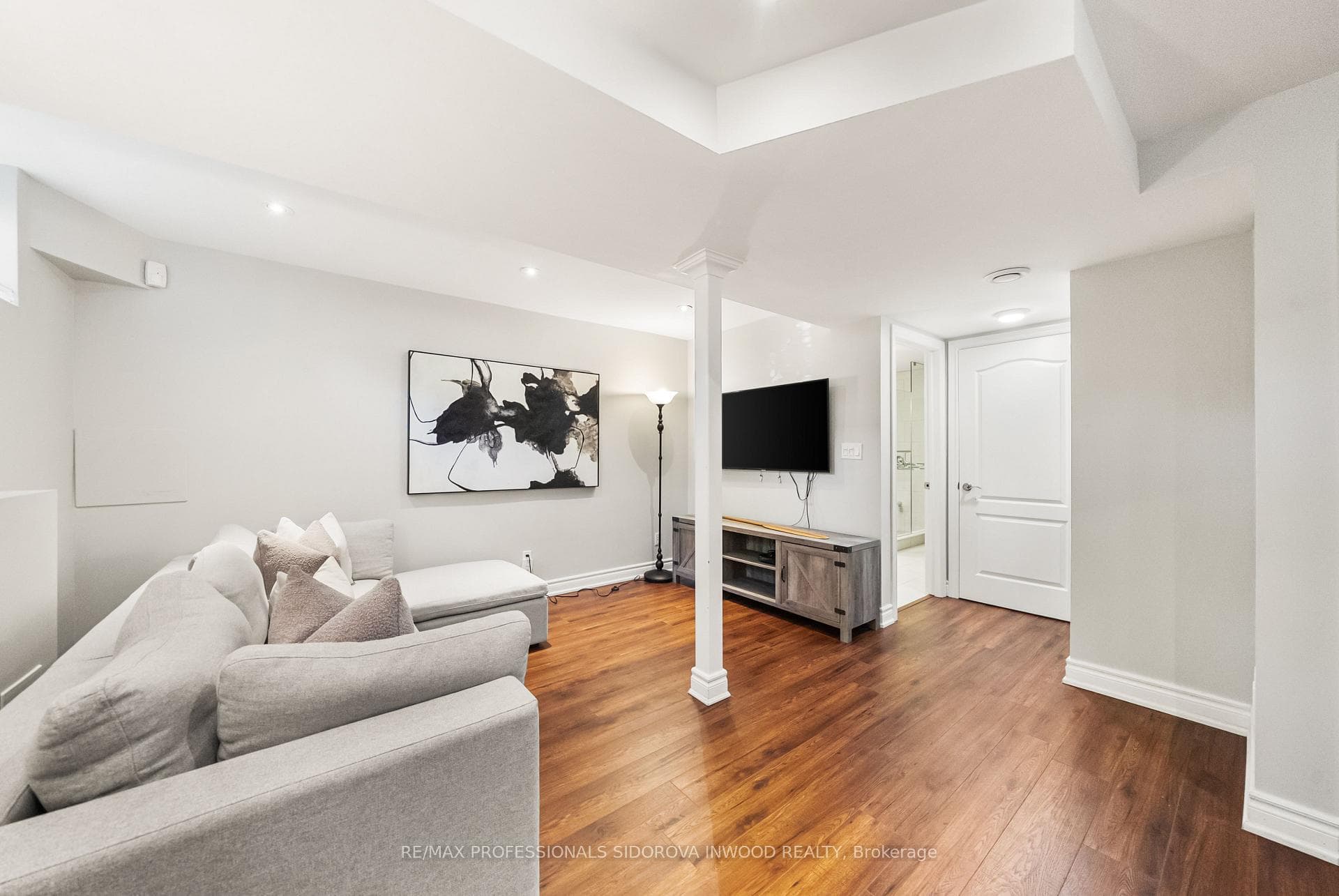 82 Durie Street photo 23