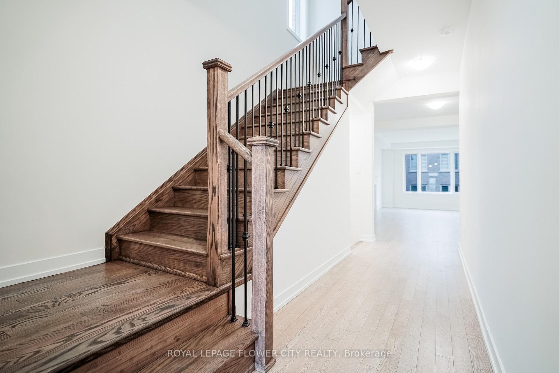 137 HENSHAW Drive photo 8
