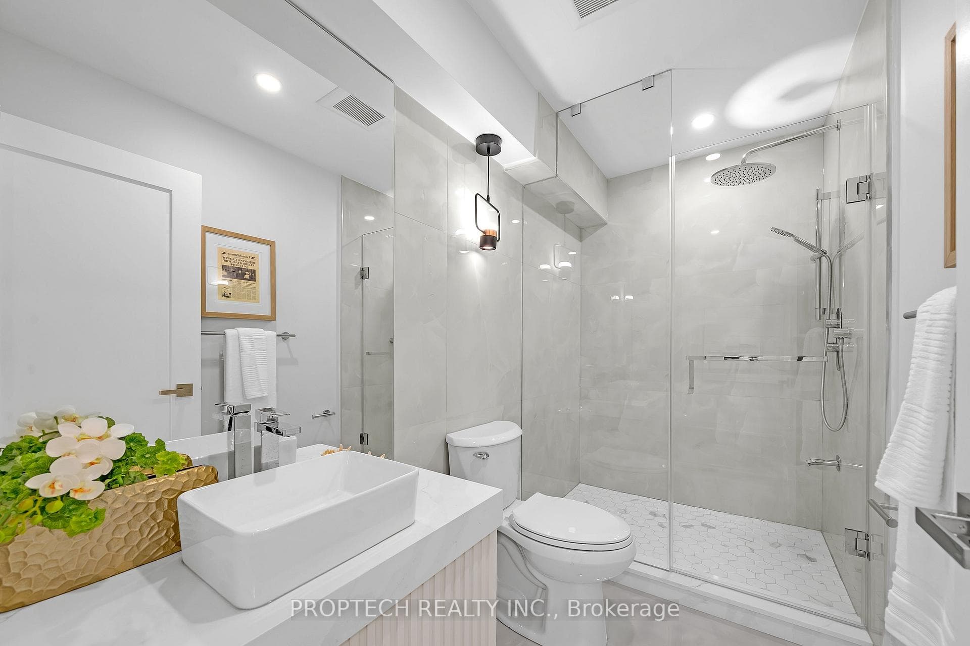 Upper Level Bathroom
