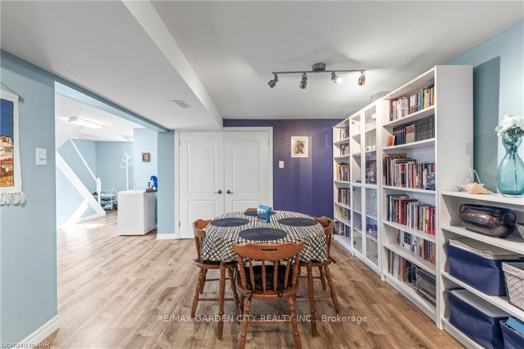 6727 Russell Street photo 30