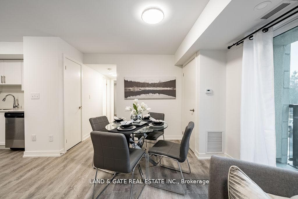 976 Simcoe Street Unit 201 photo 8