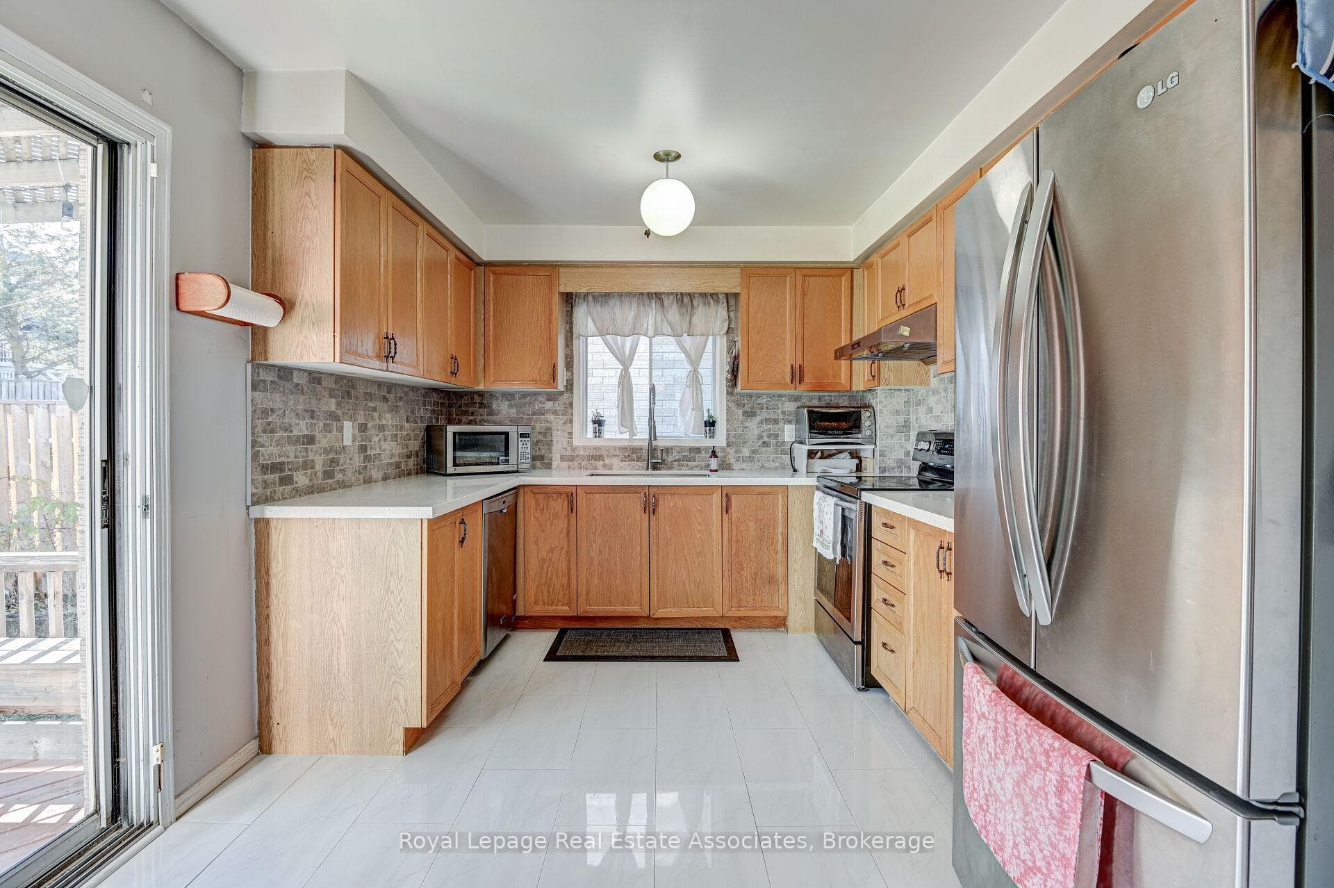 70 Nectarine Crescent photo 10