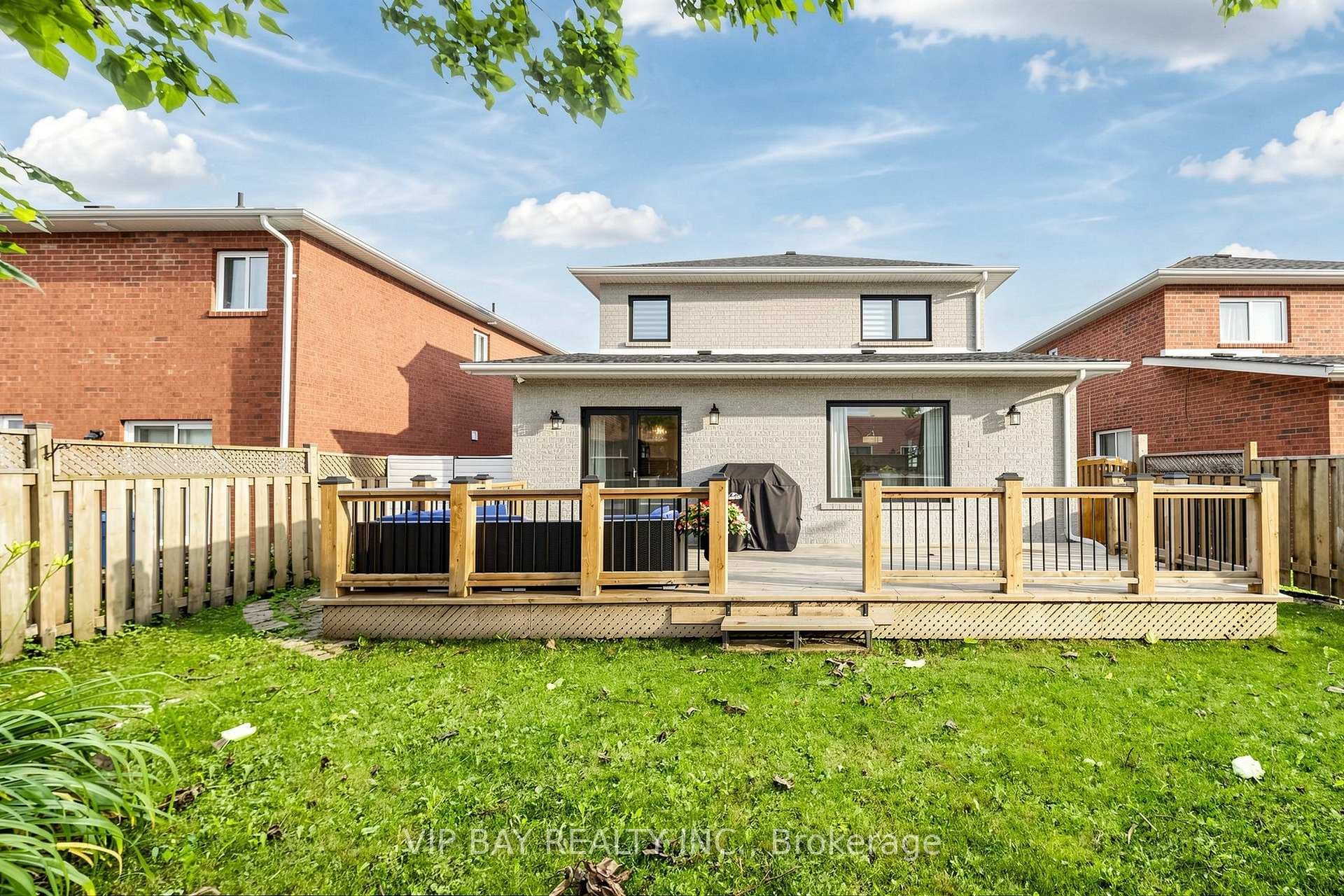77 Amberview Drive photo 49
