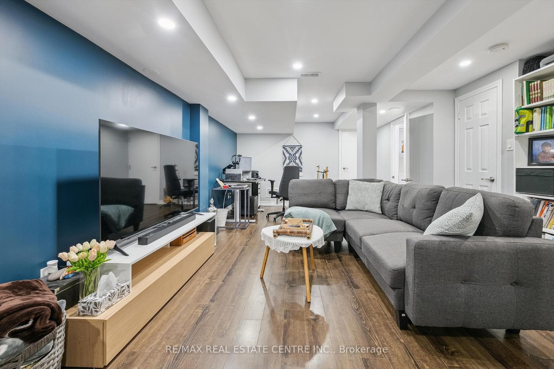 550 Ashprior Avenue photo 28