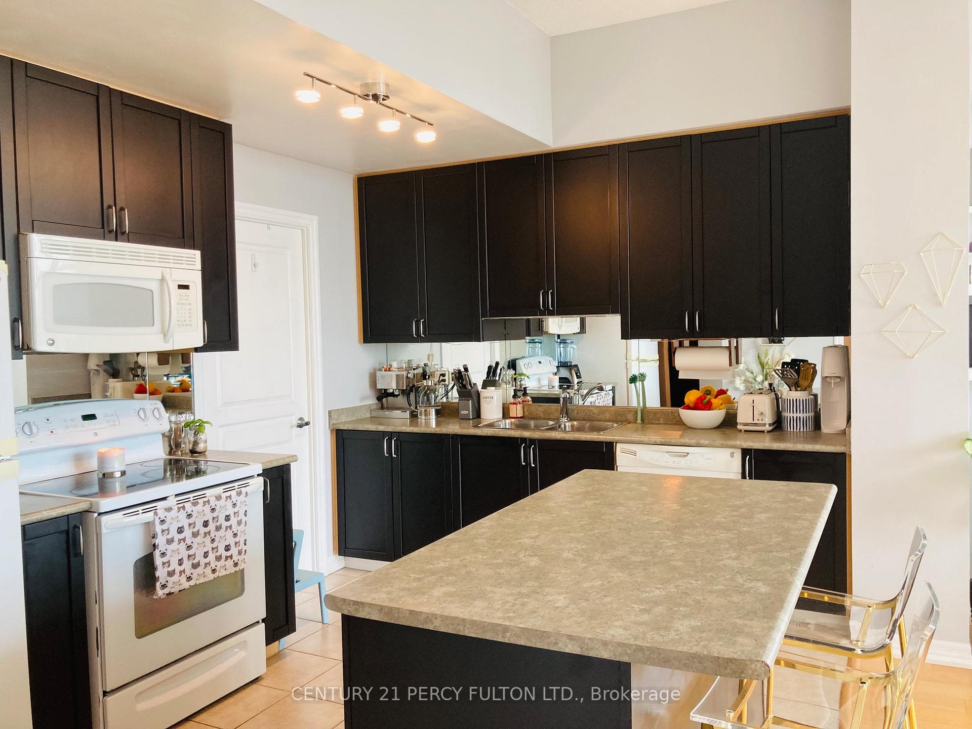1600 Charles Street Unit 201 photo 9
