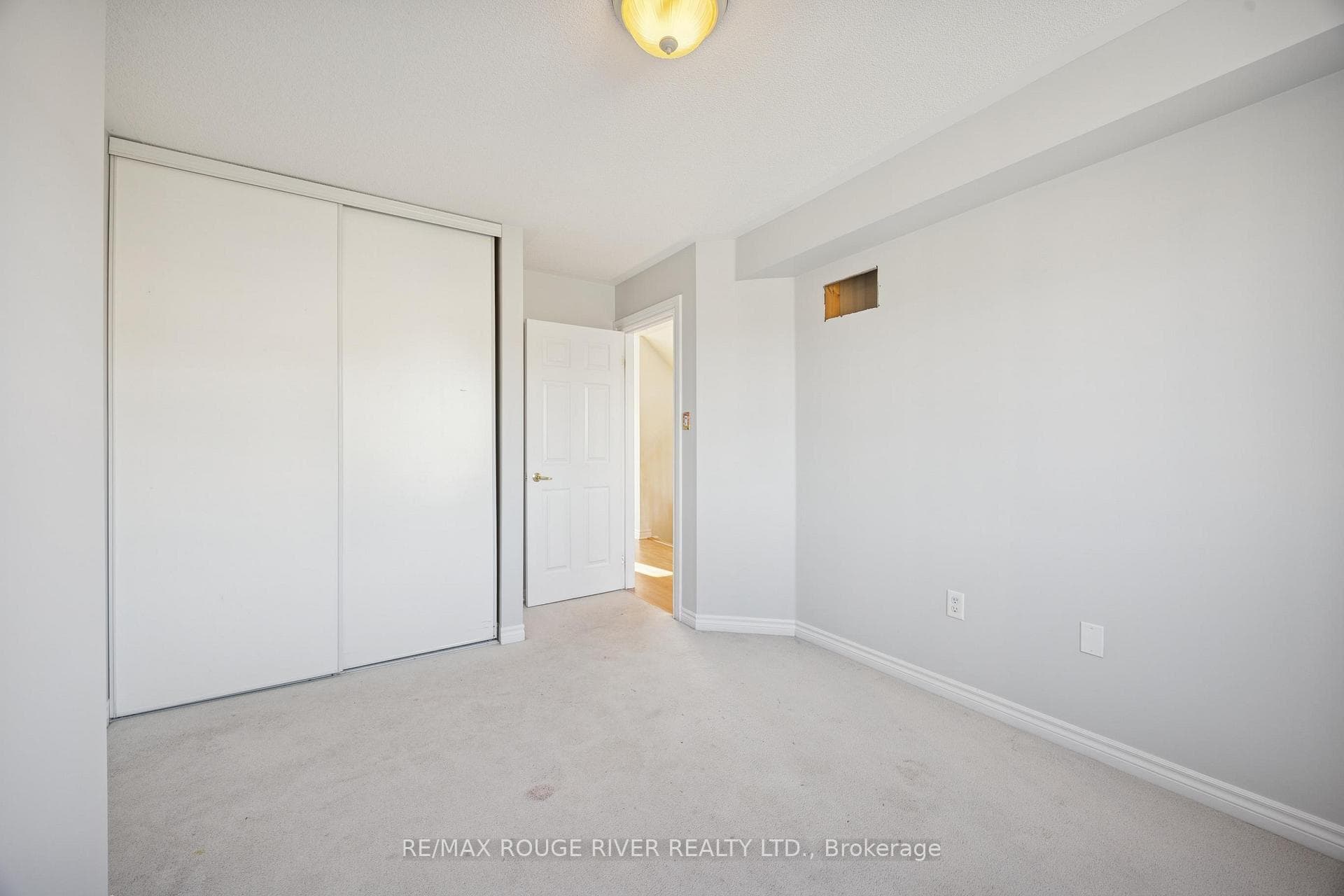 131 Kenneth Hobbs Avenue photo 20