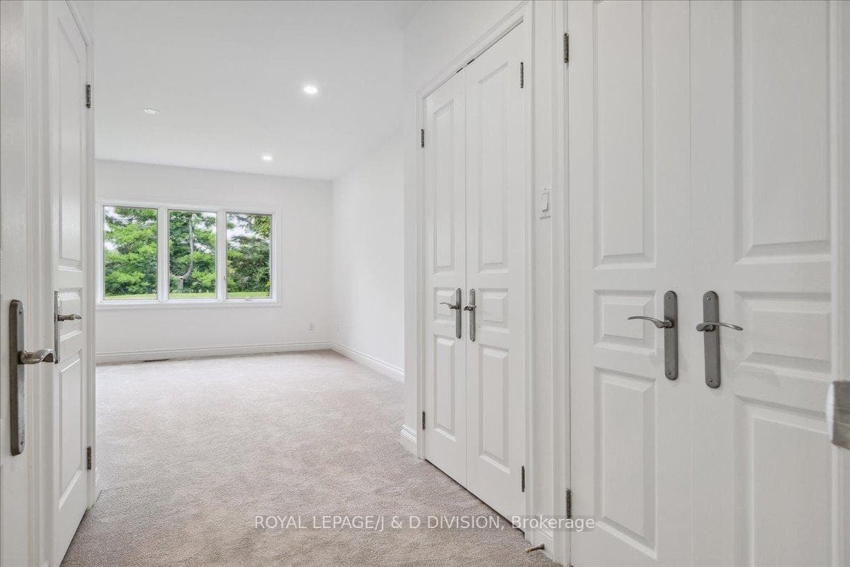 35 Logan Court photo 17
