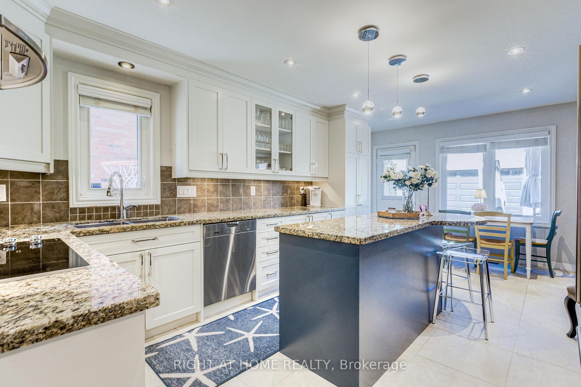 241 Lexington Road photo 11