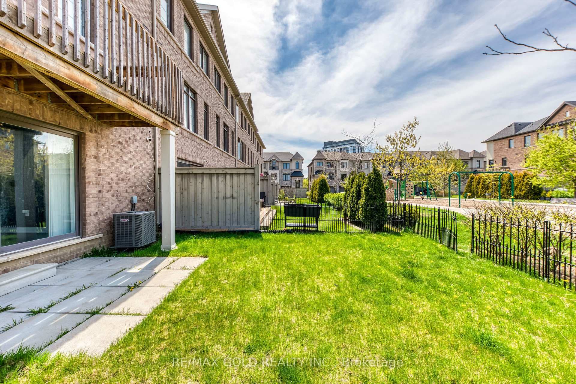 561 Mermaid Crescent photo 45