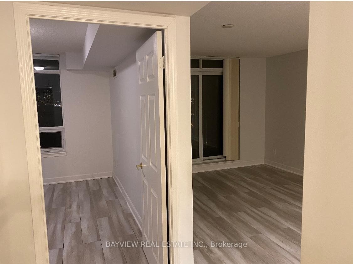 18 Kenaston Gardens Unit 1401 photo 10