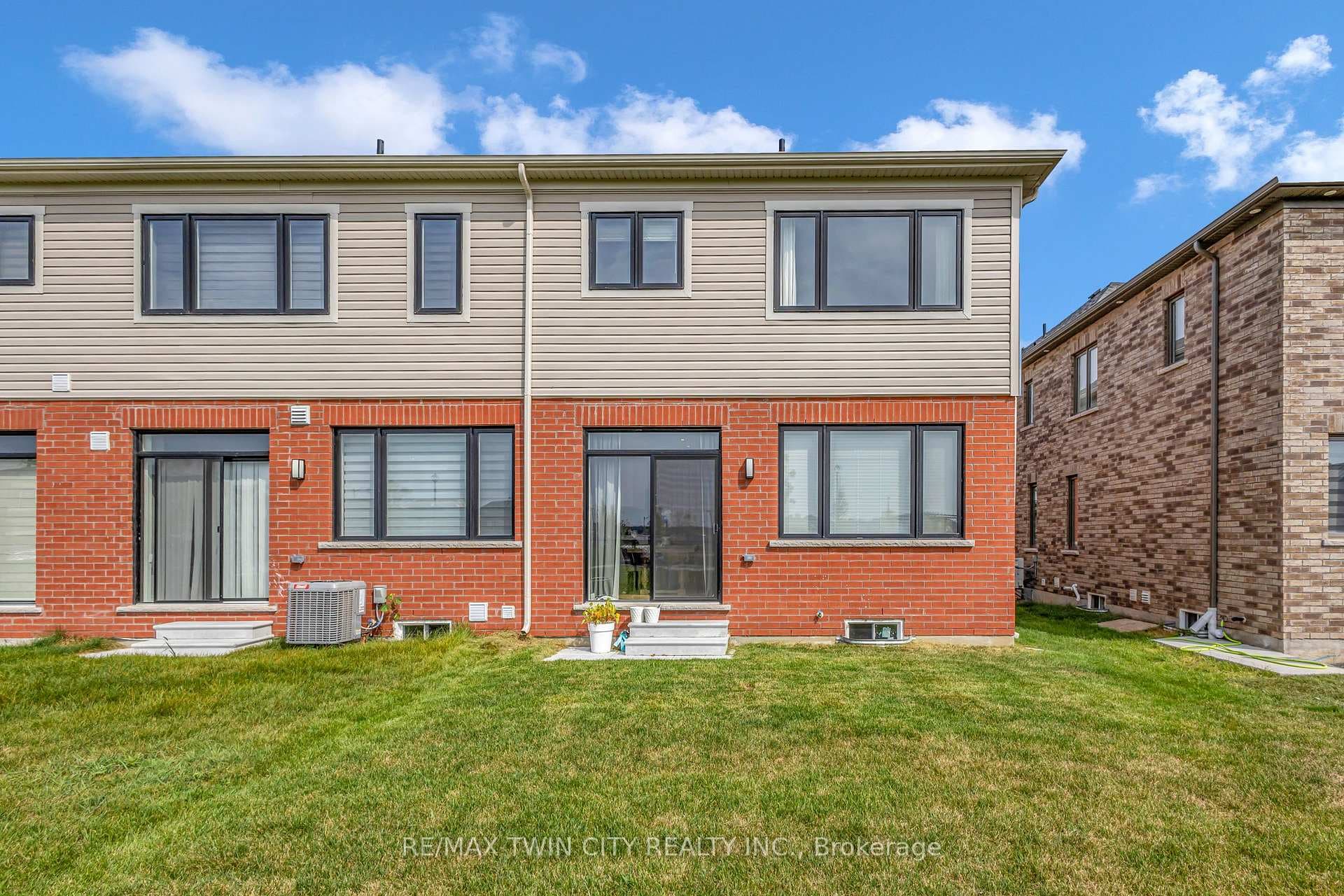 11 Crossmore Crescent photo 38