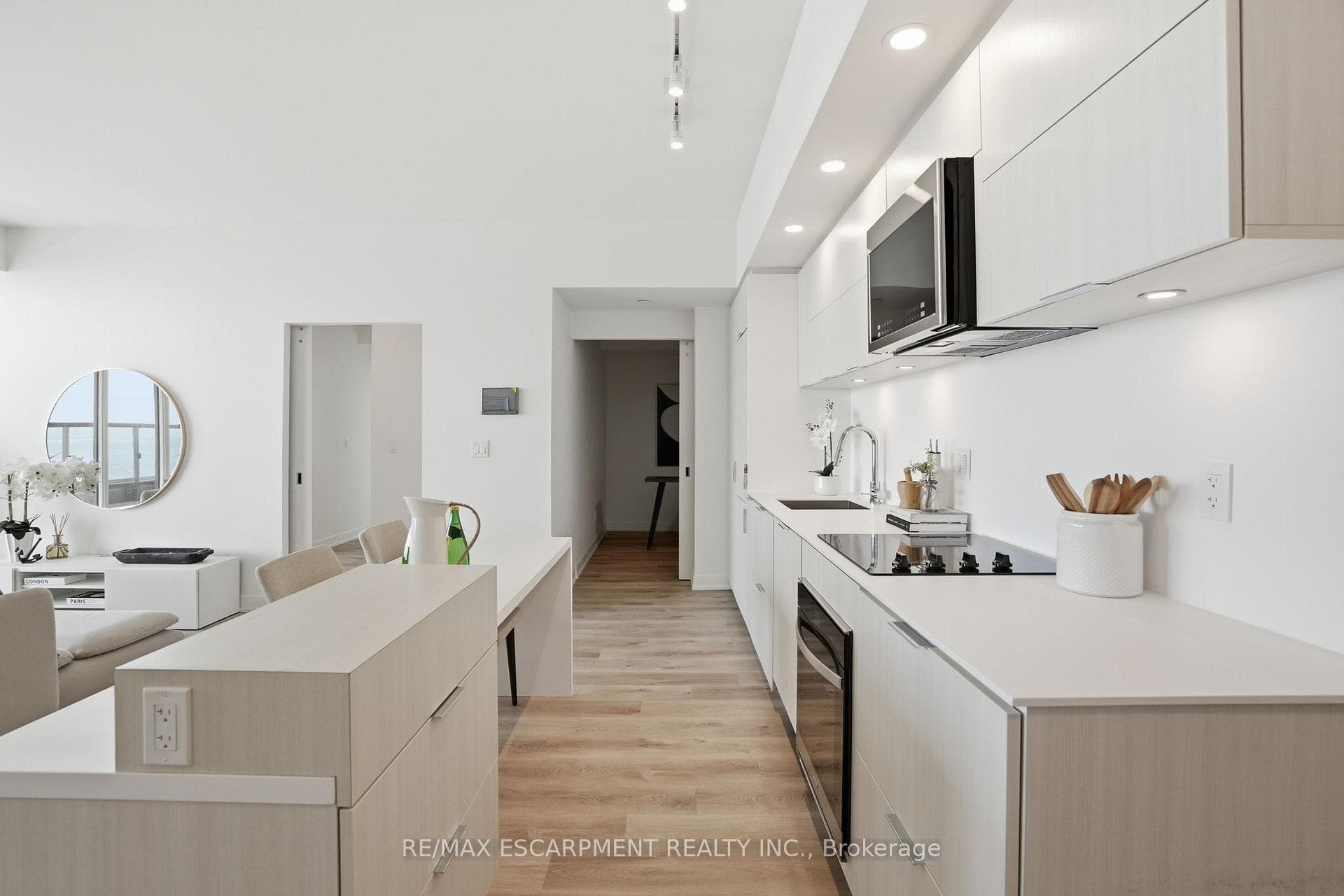 370 MARTHA Street Unit 2104 photo 12