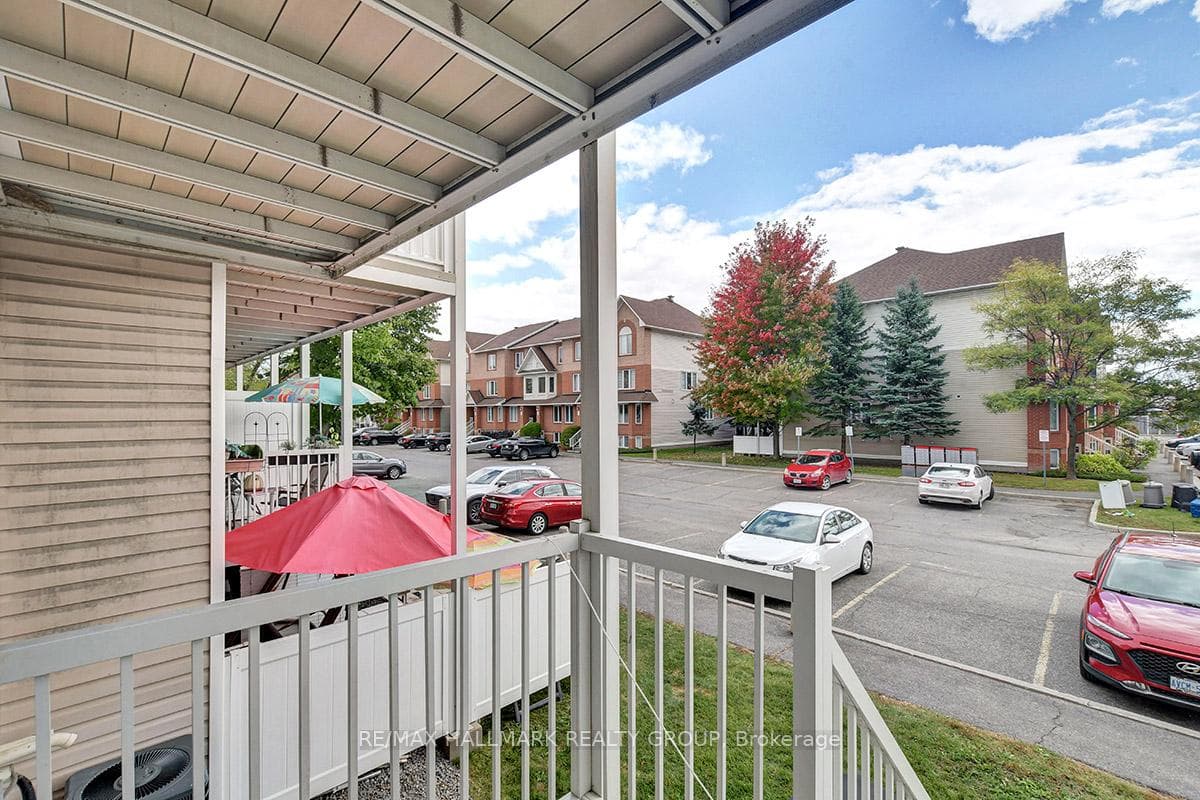 16 Lakepointe Drive photo 24