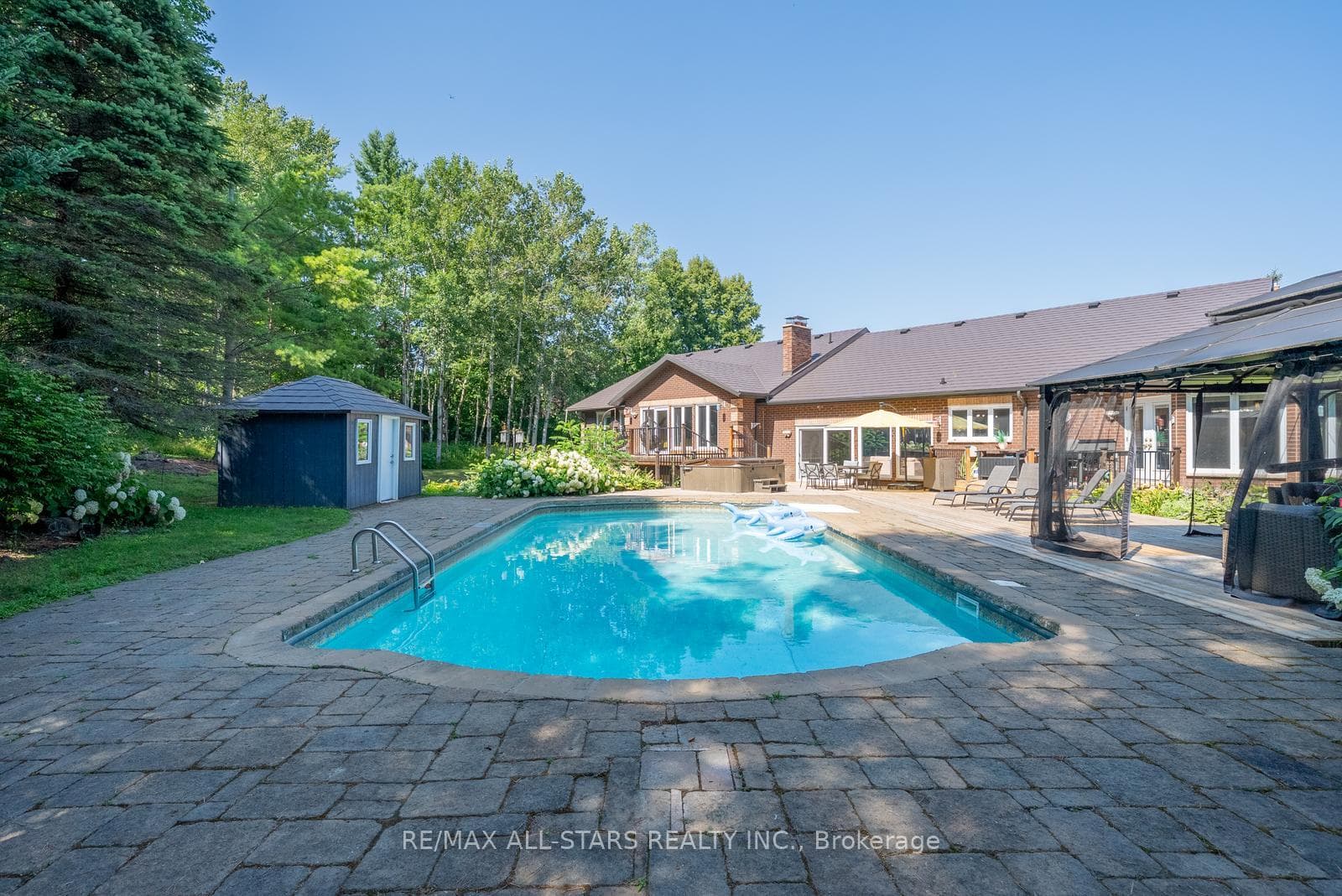 64 Woodbridge Circle photo 46