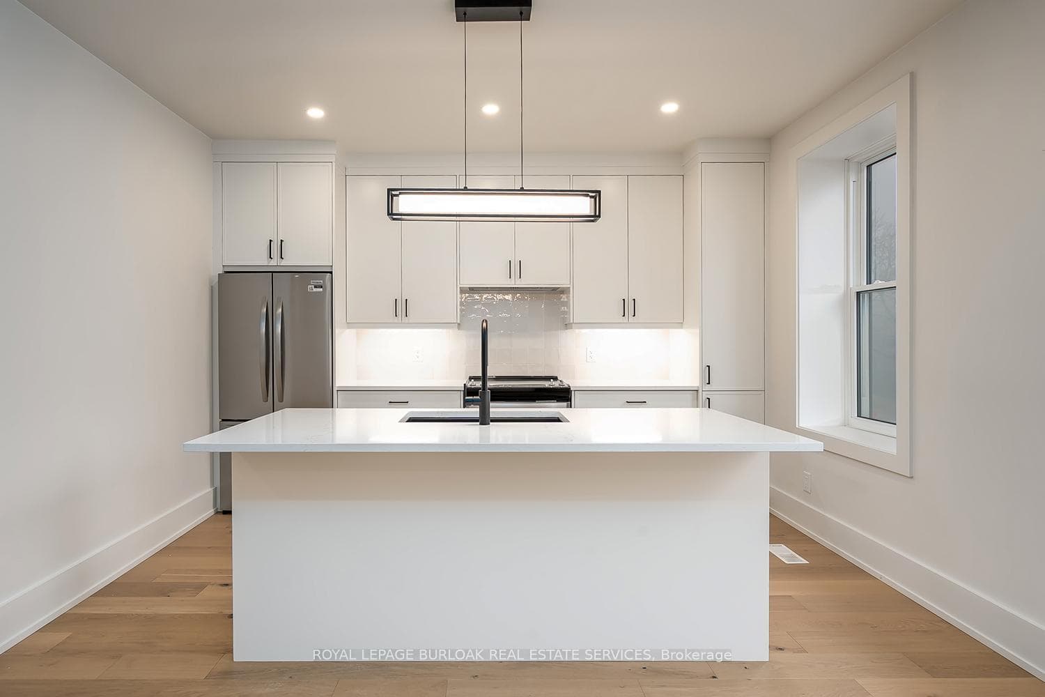 284 Wilson Street Unit 201 photo 11