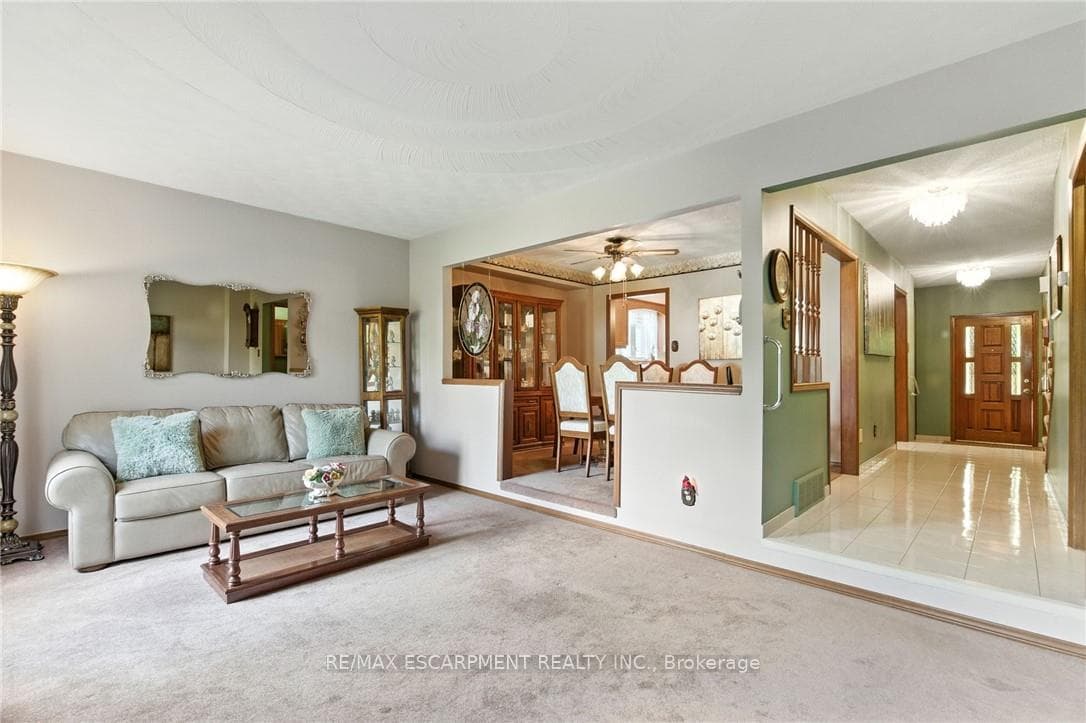 39 Megna Court photo 12