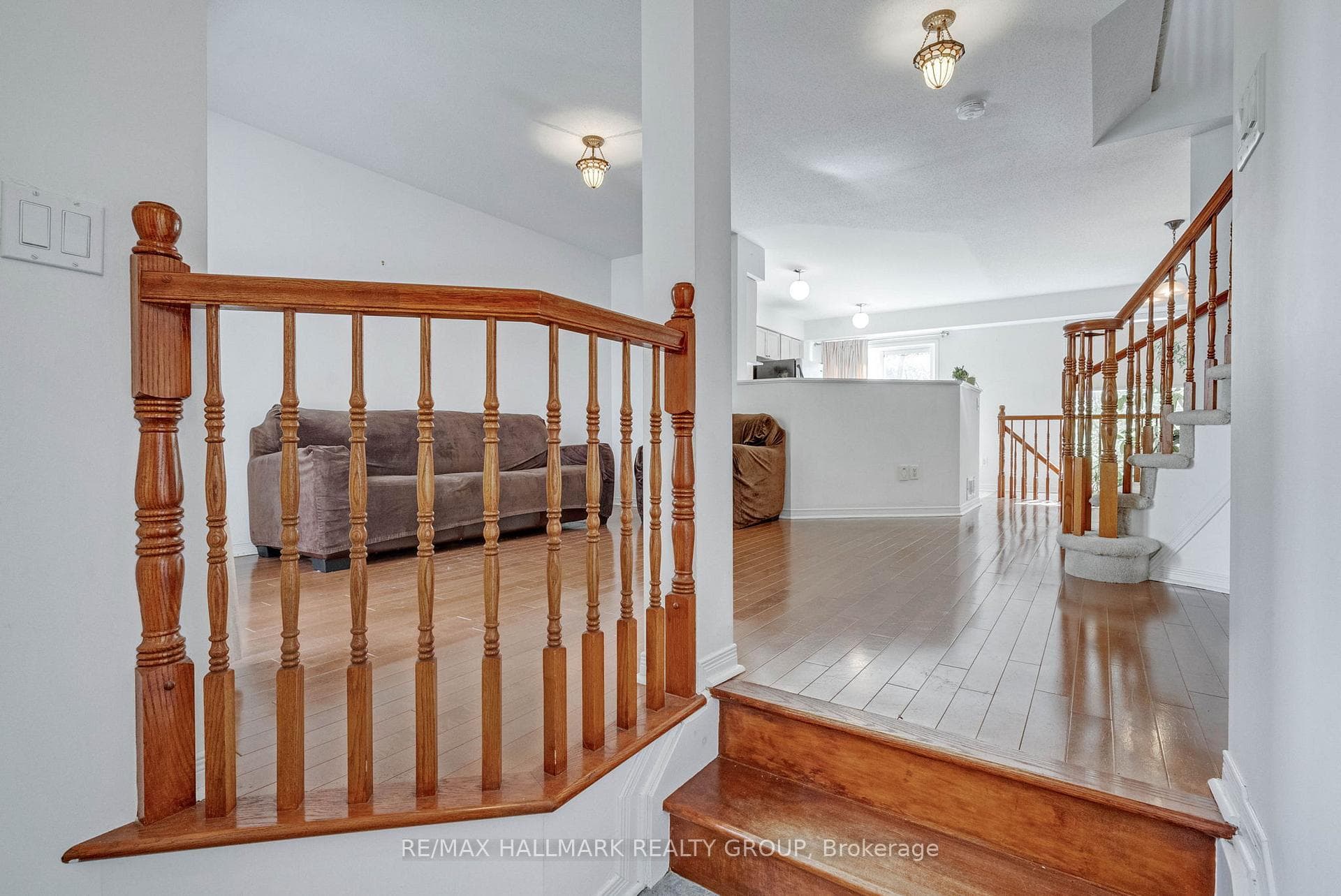 548 ABERFOYLE Circle photo 6