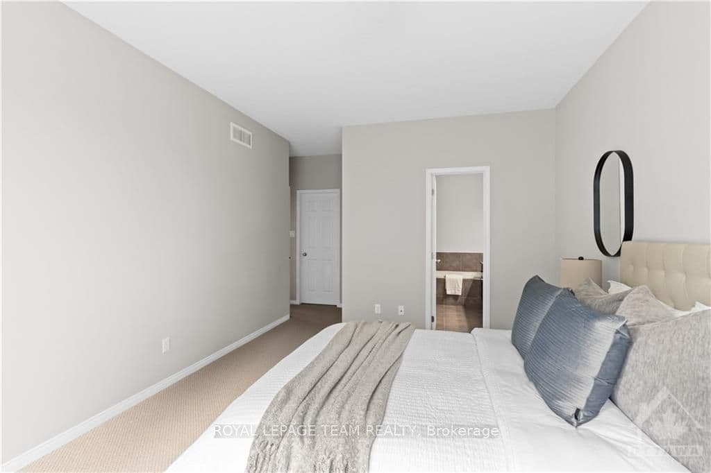 108 KELSO photo 15