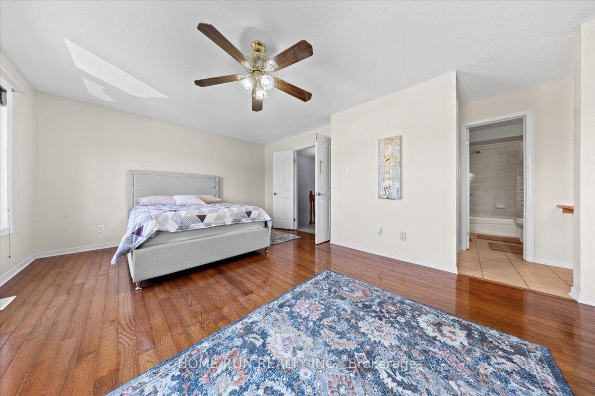 113 Gray Crescent photo 20