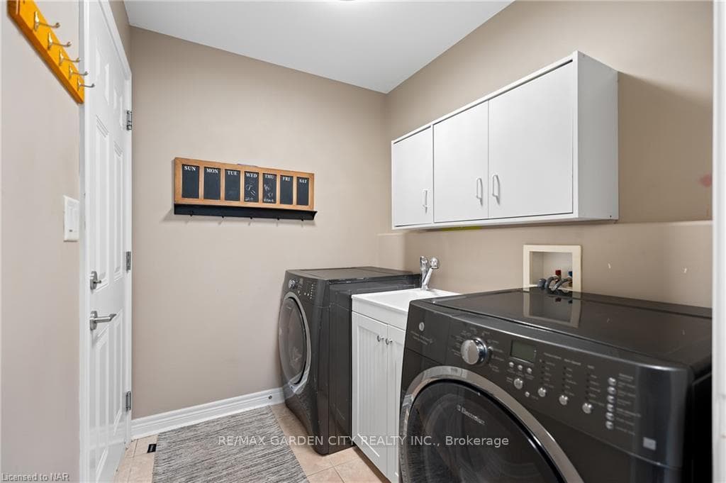 16 Bluegrass Crescent photo 21