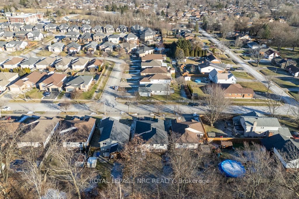 43 Foxtail Avenue photo 30