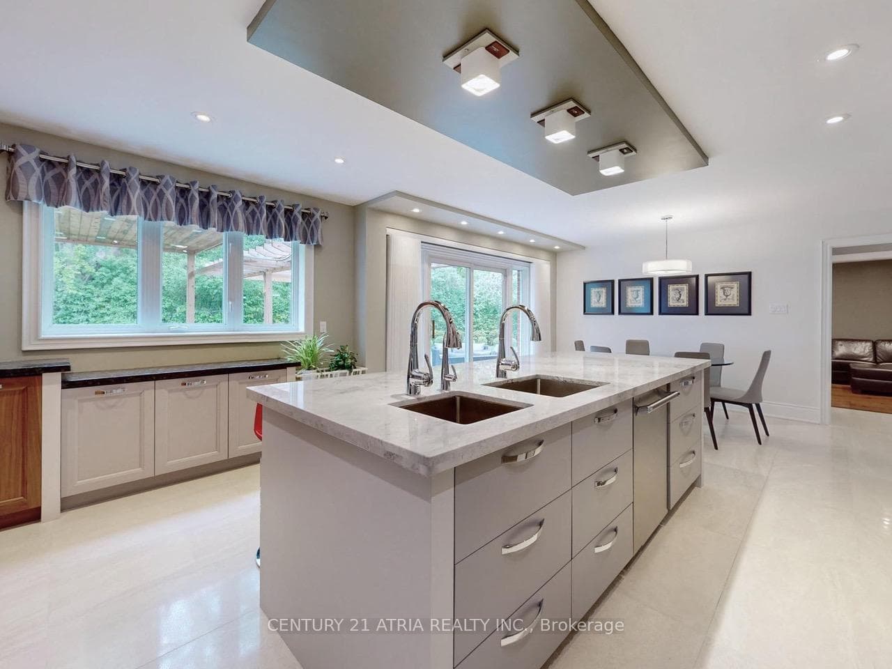 6 Willow Heights Court photo 8