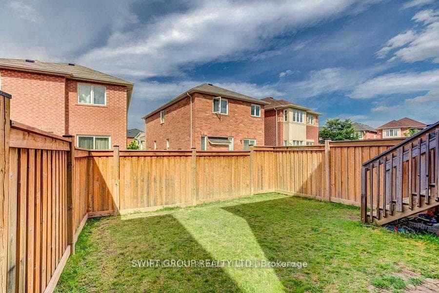 86 Checkerberry Crescent photo 18