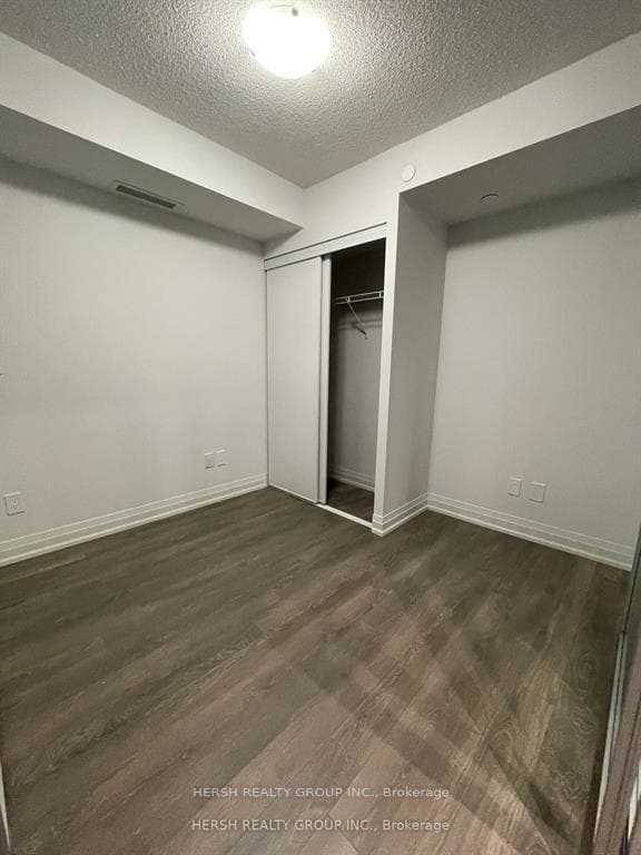 20 Meadowglen Place Unit 902 photo 7