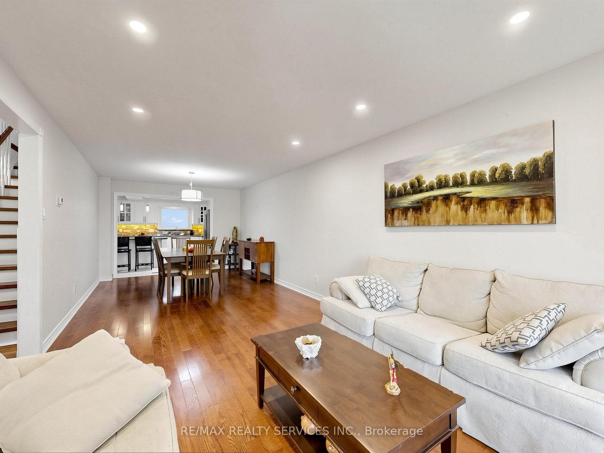 30 Mcgillivary Crescent photo 6