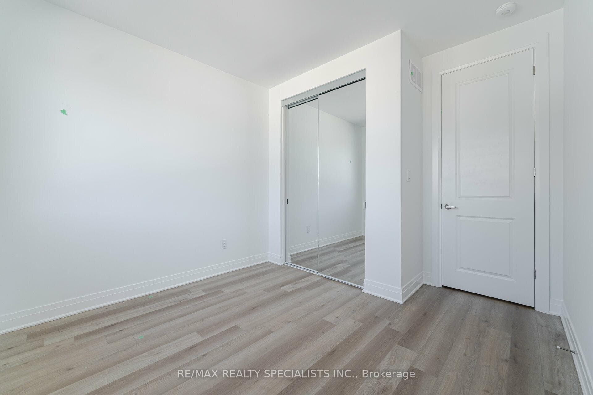 1780 THAMES Circle photo 26