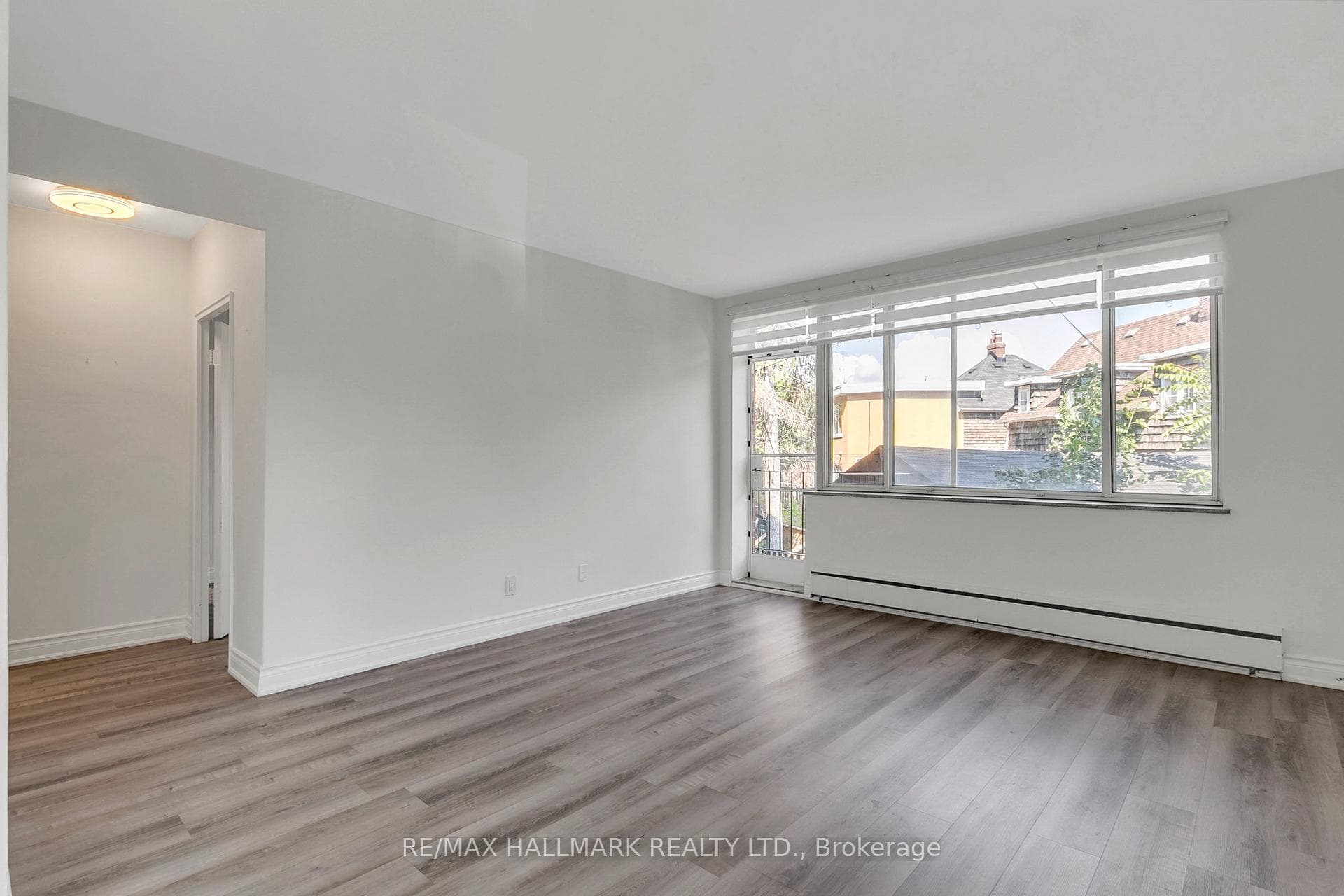 18 Kenrae Road Unit 2 photo 4
