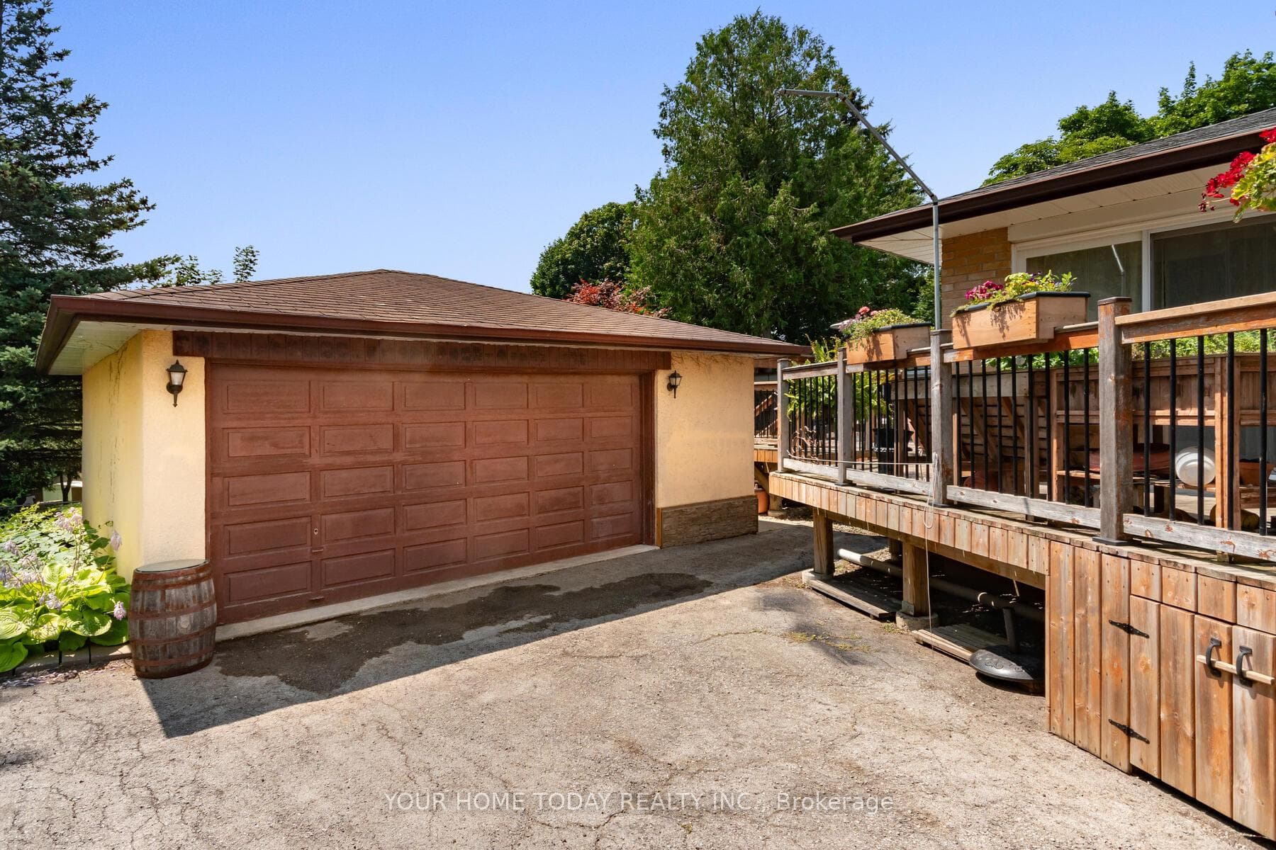 44 Delrex Boulevard photo 36
