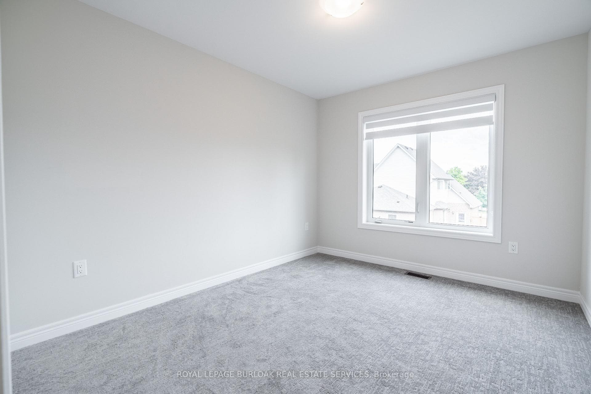 127 Starfire Crescent photo 26