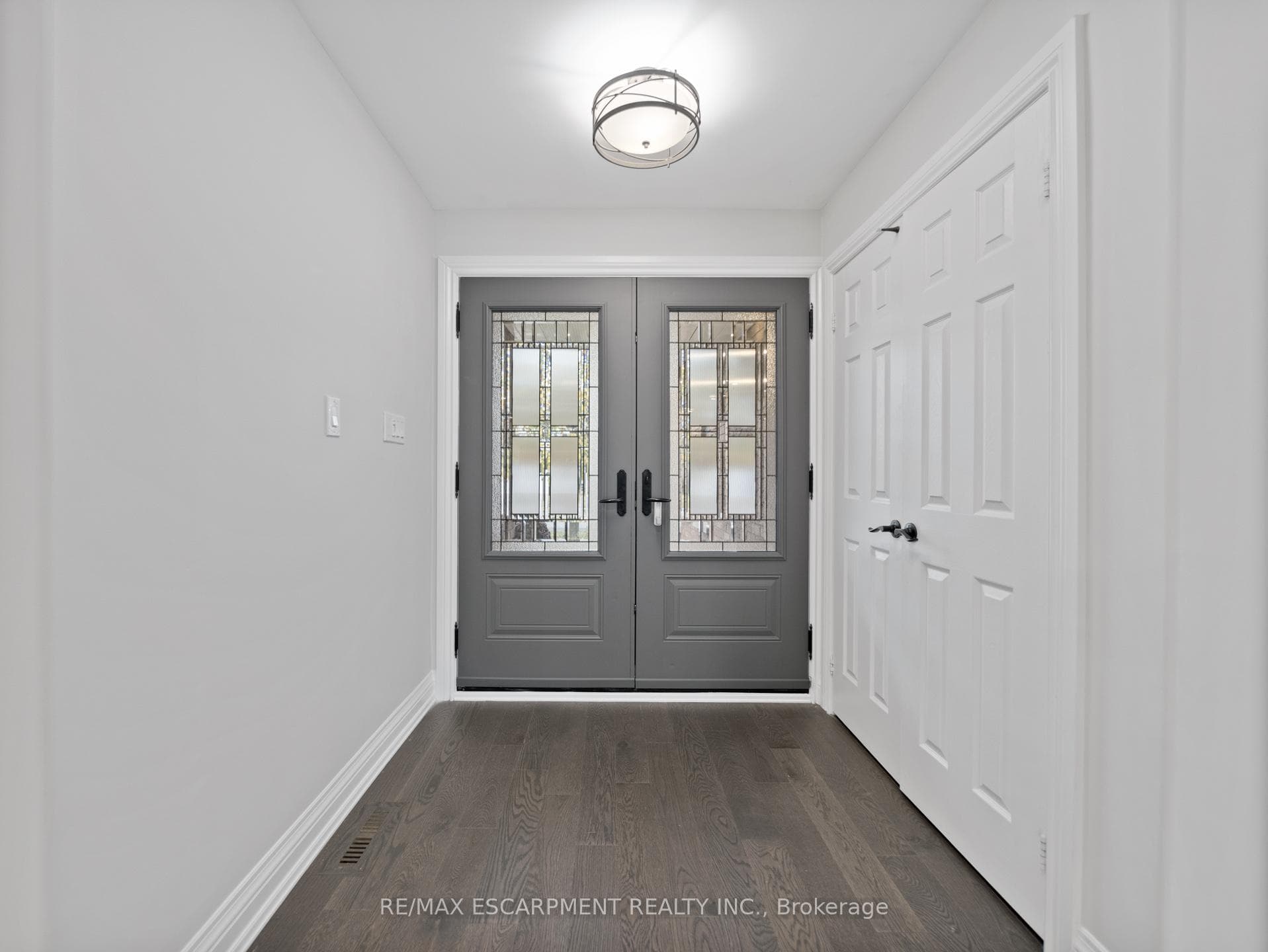 1400 Stationmaster Lane photo 6