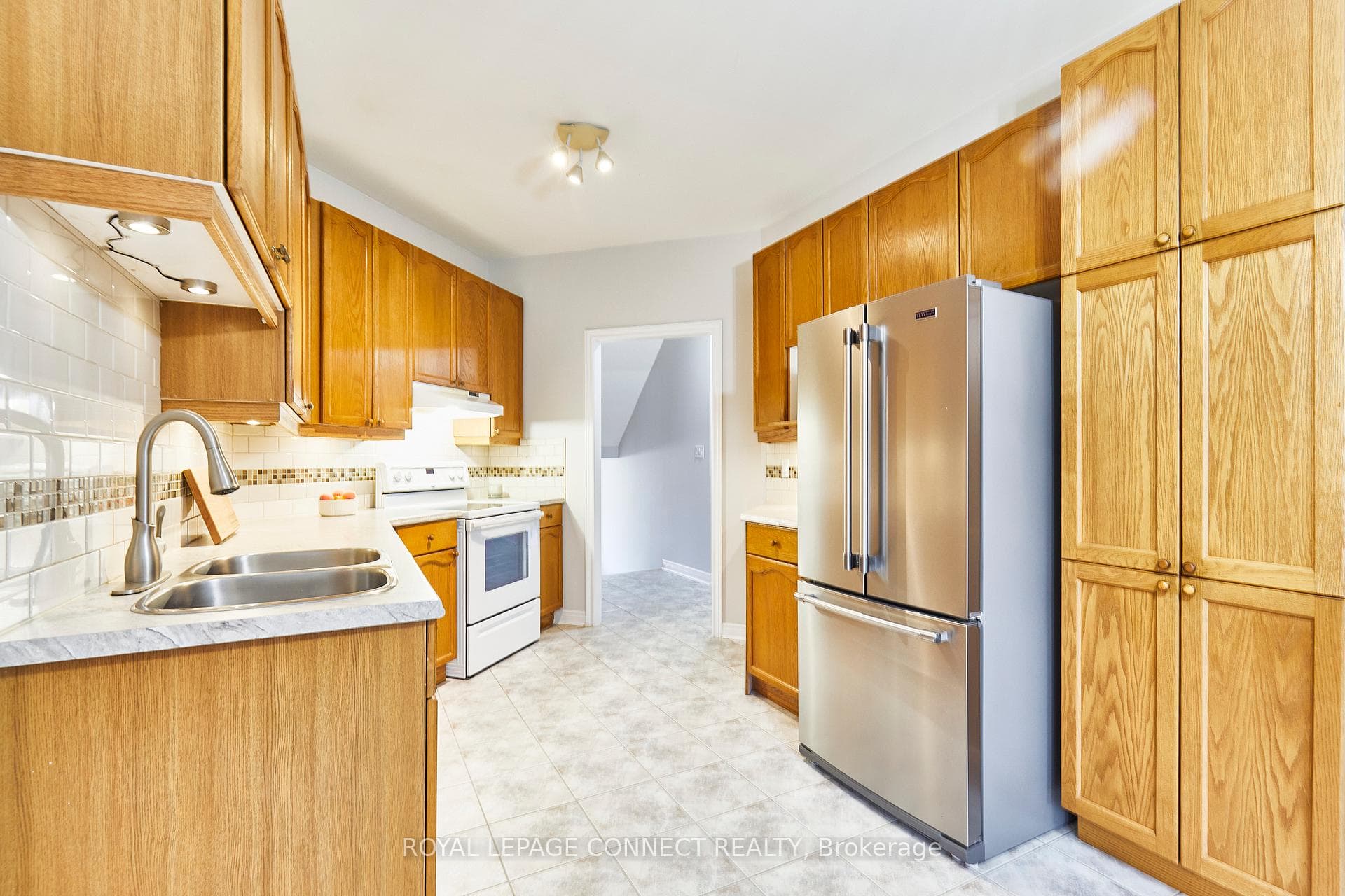 Lots of Cabinet Space!